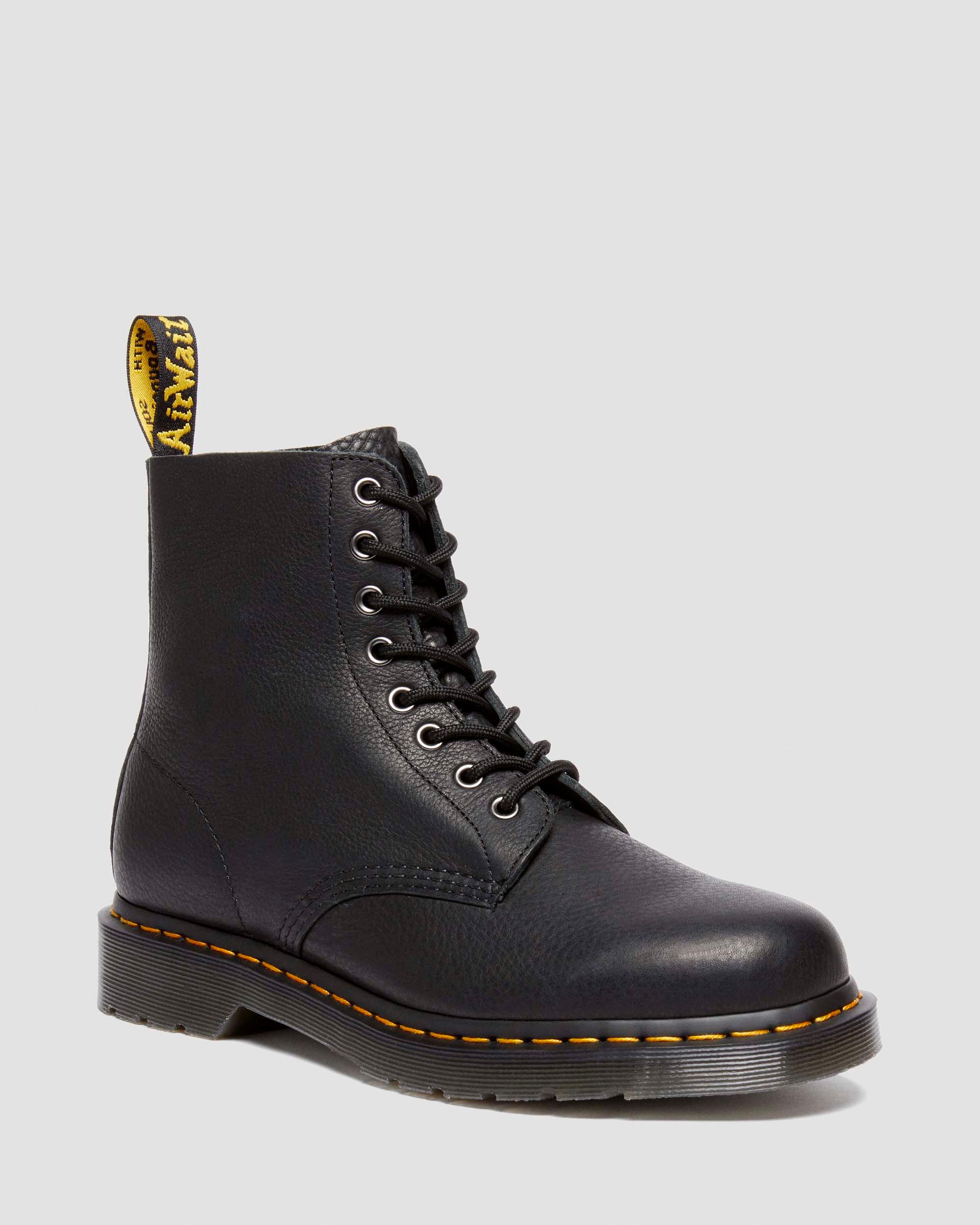 1460 Smooth Leather Buckle Boots in Black Dr. Martens