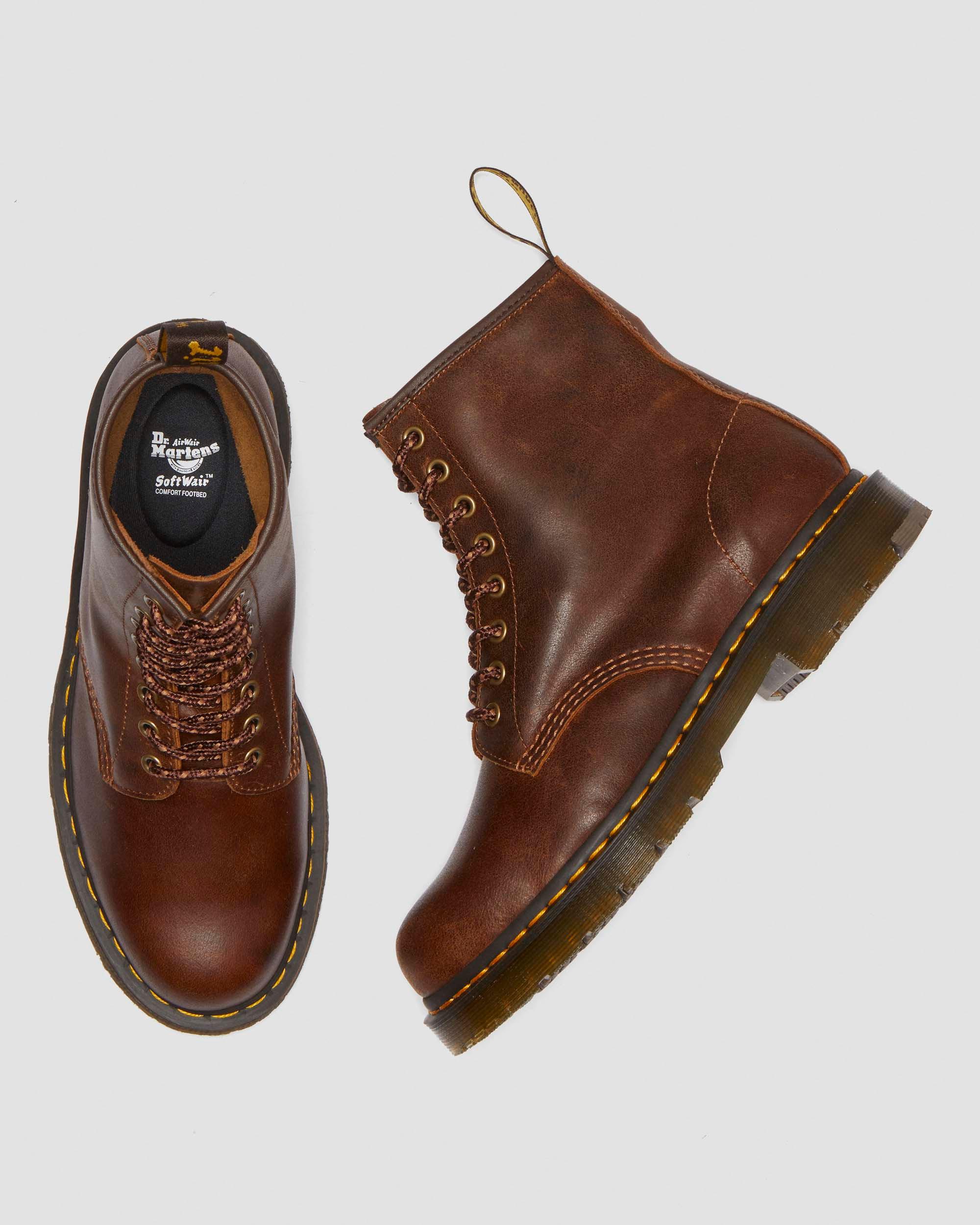 Dr. Martens llica 1460 ブーツ 1460 Slip Resistant Leather Lace Up Boots in DARK TAN | Dr. Martens™