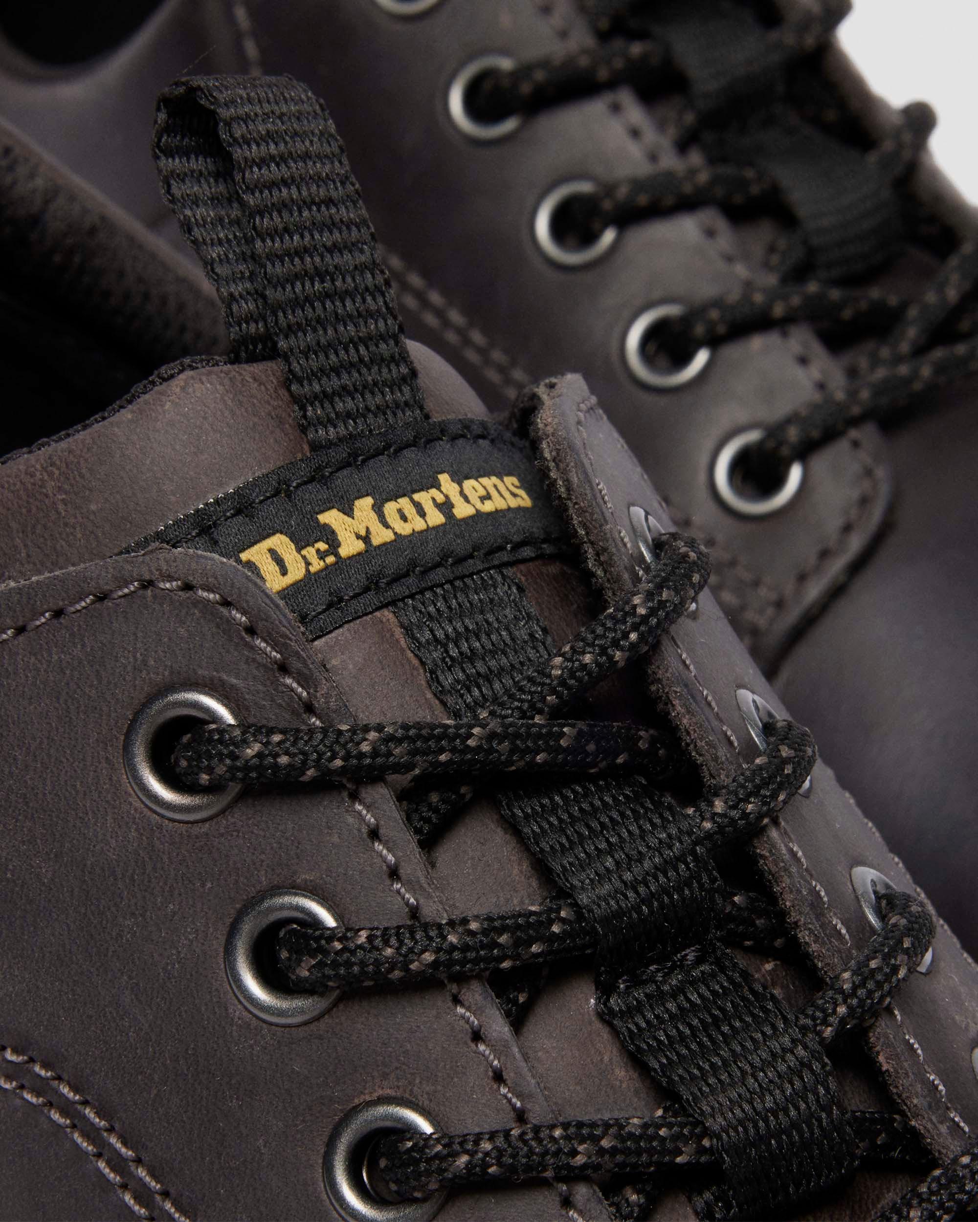 Dr. Martens Reeder Leather Oxford Unisex - Pelle Saddleback, Suola Robusta