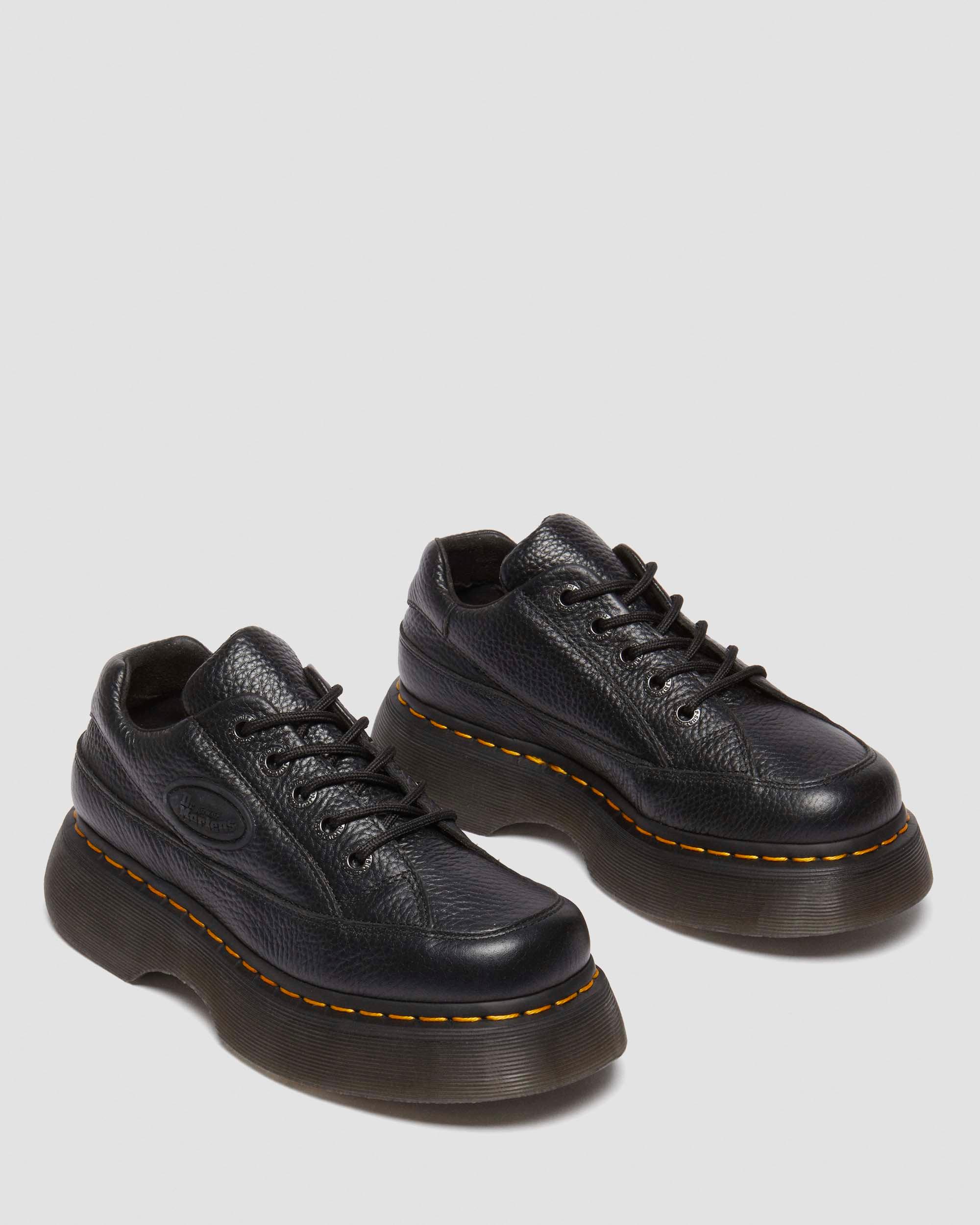 Buzz getrommeld nappaleren schoenen met vijf veterogen in Zwart