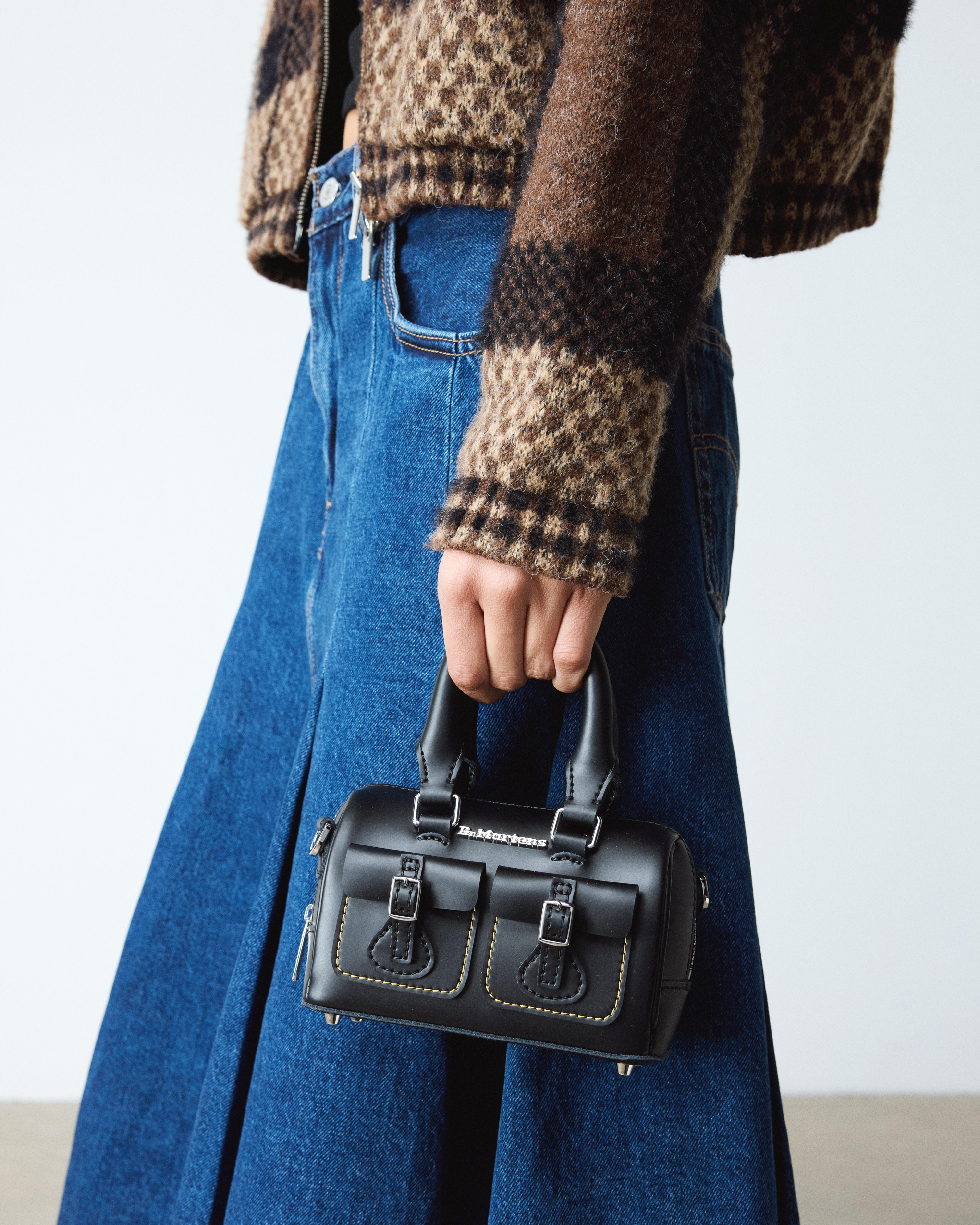 【DR MARTENS】Mini Top Handle Leather Bag 2Way ハンドバッグ Mini Top Handle Leather Bag in Black | Dr. Martens