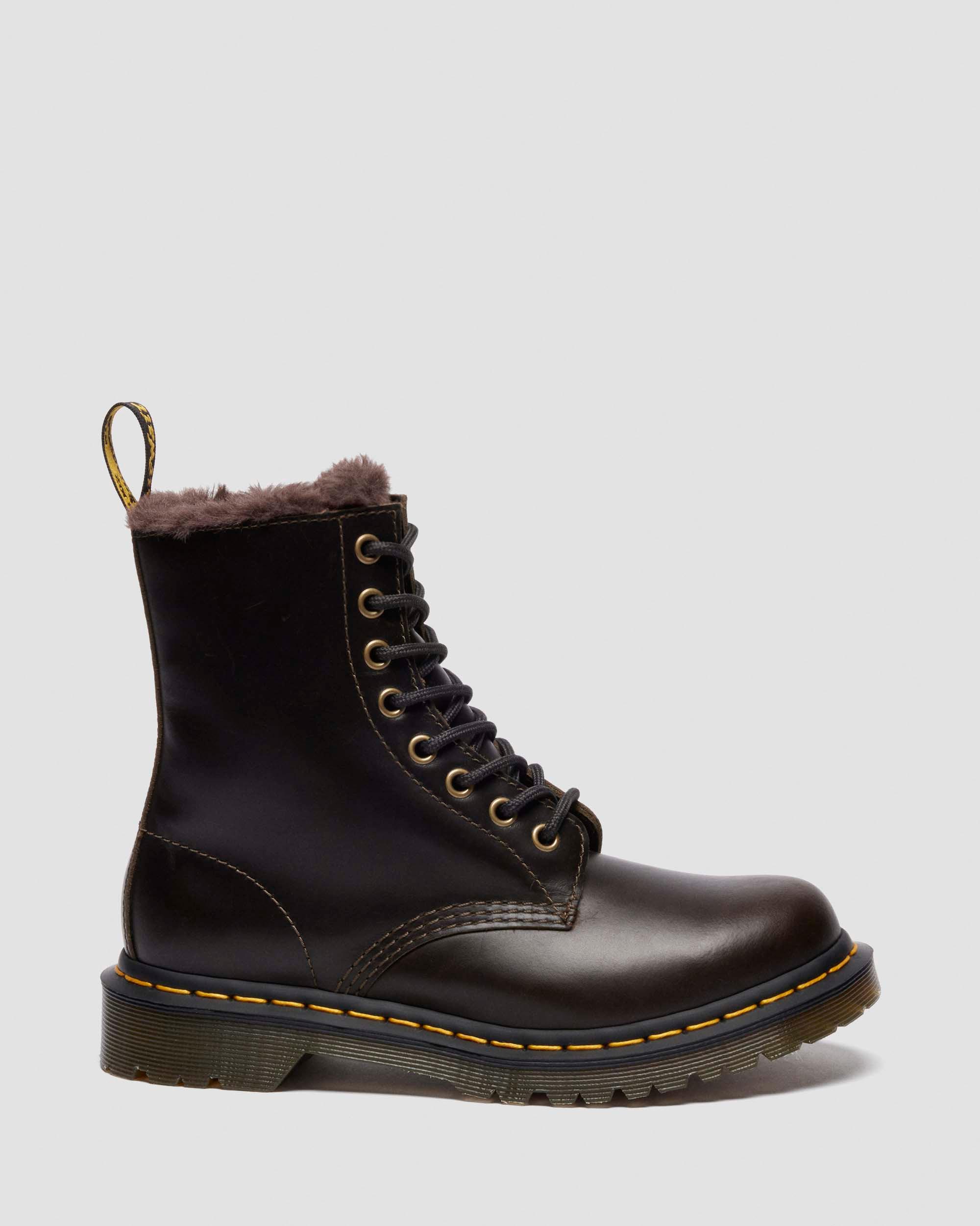 BOOTS 1460 SERENA EN CUIR ET FOURRURE SYNTHÉTIQUE in Marron Foncé