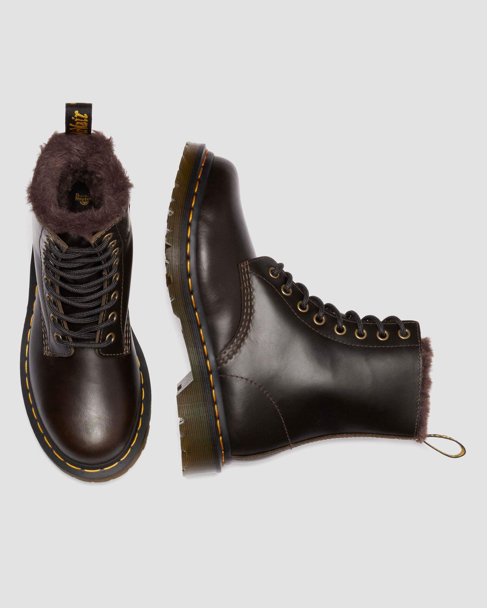 BOOTS 1460 SERENA EN CUIR ET FOURRURE SYNTHÉTIQUE in Marron Foncé