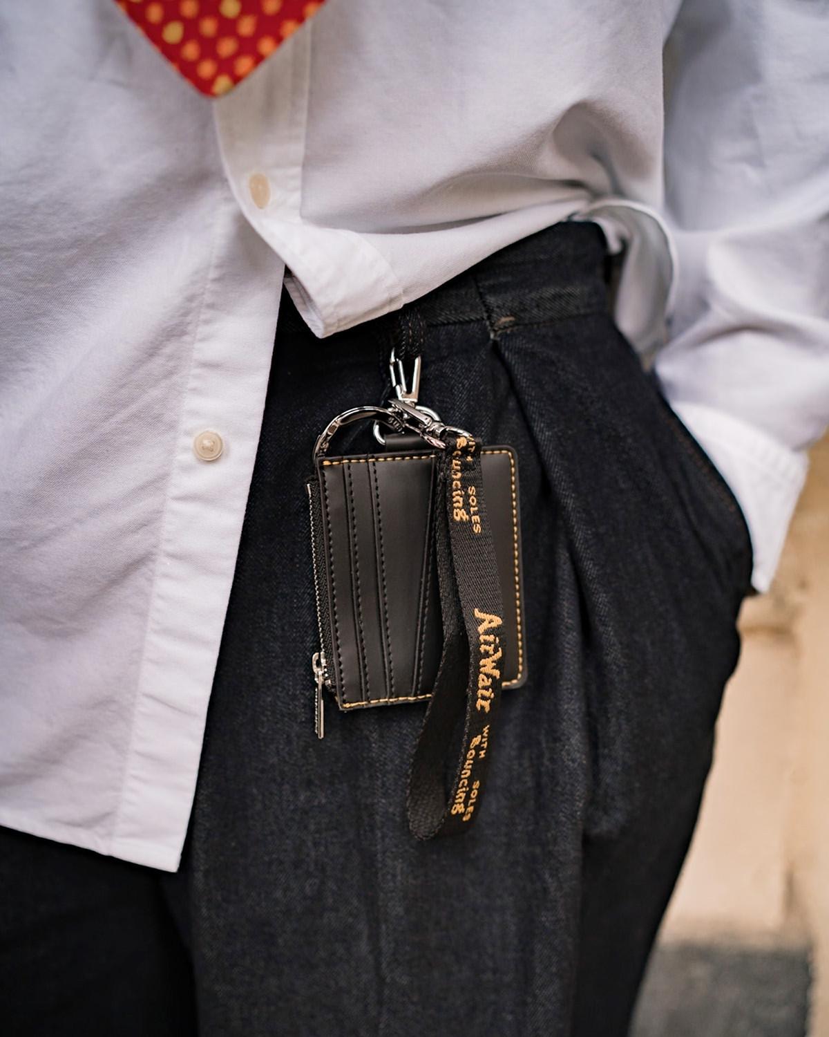 Kiev Leather Cardholder in Black | Dr. Martens