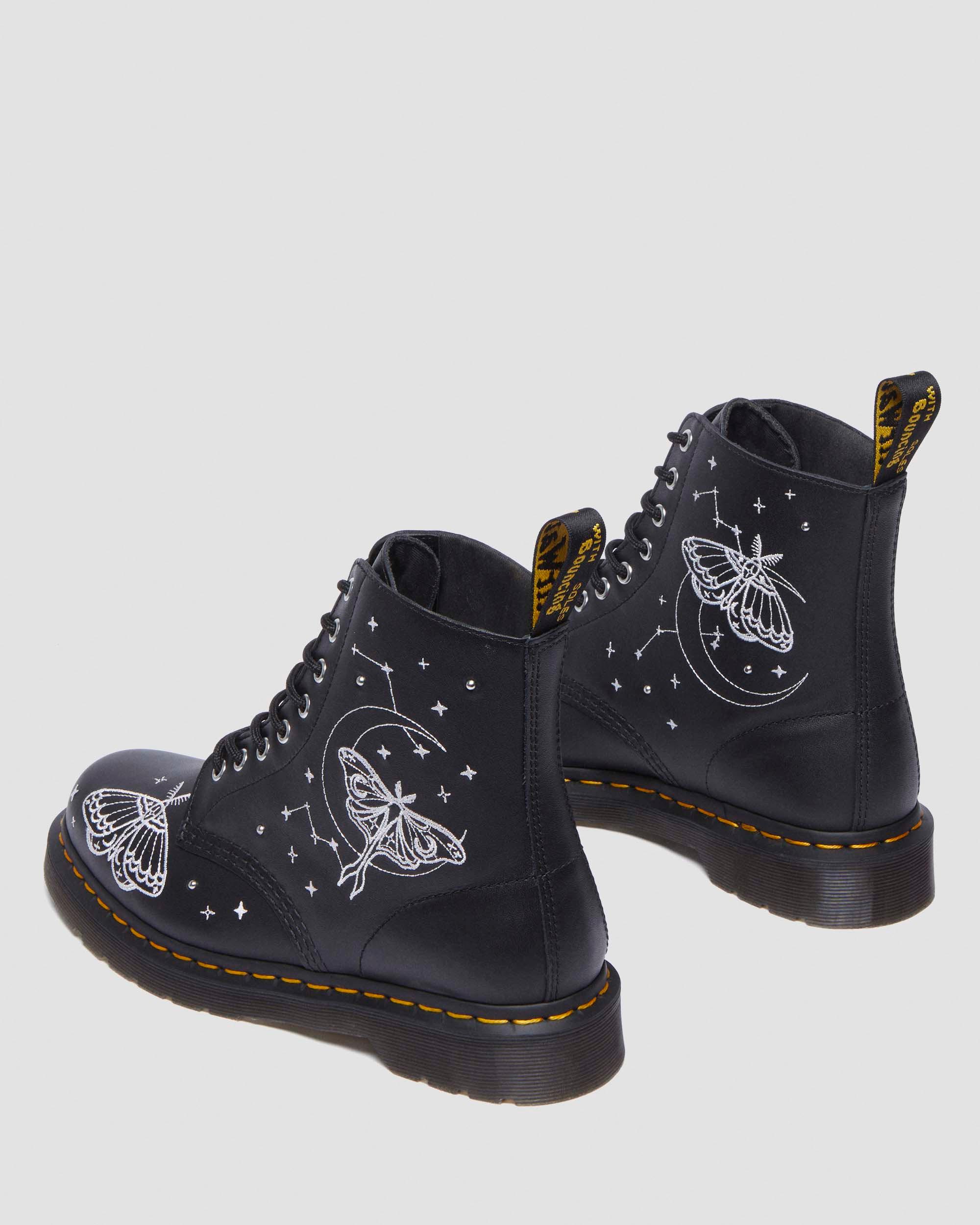 BOTAS 1460 CELESTIAL MOTH BORDADAS DE PIEL