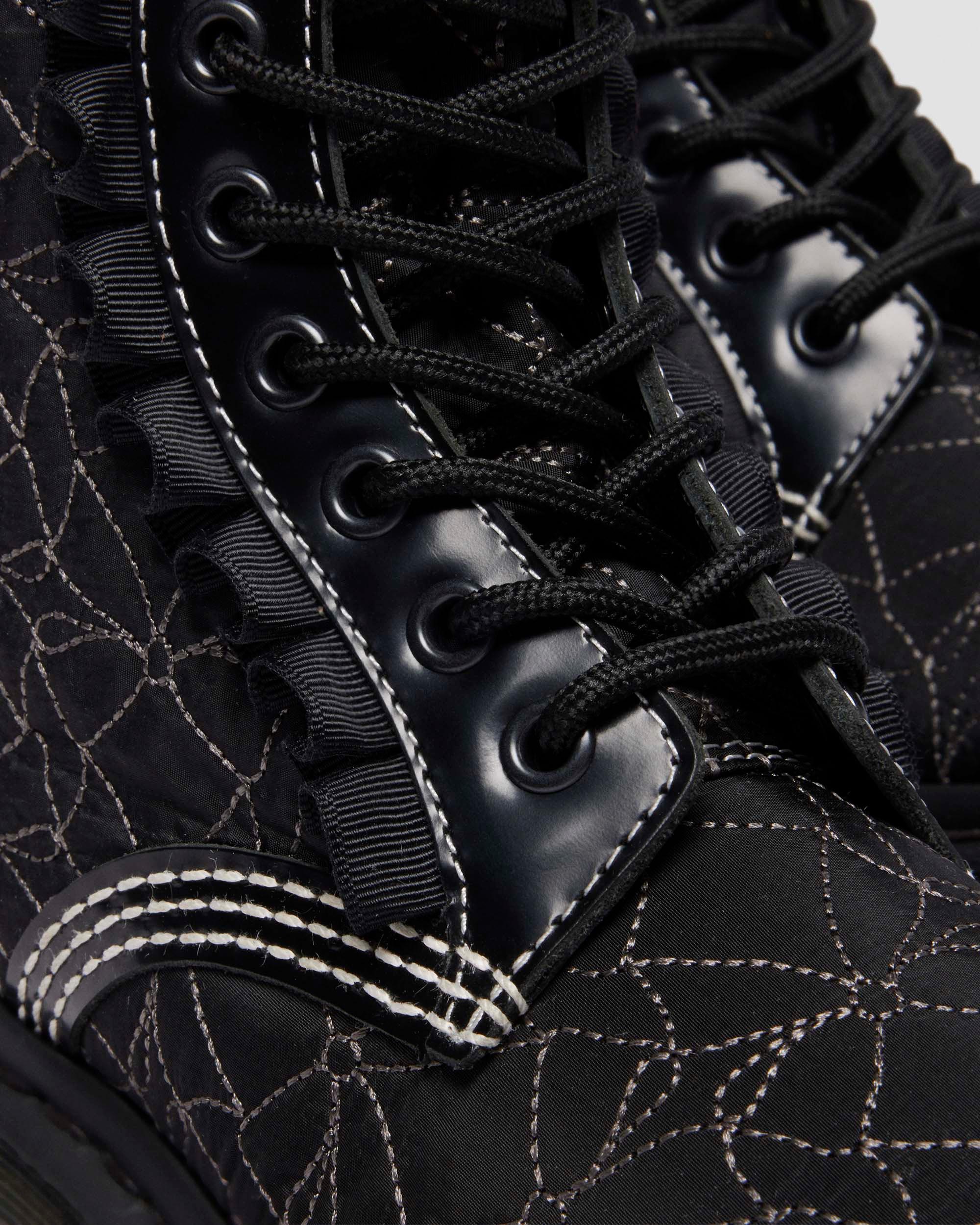 1460 Frill Leren Veterlaarzen in Zwart