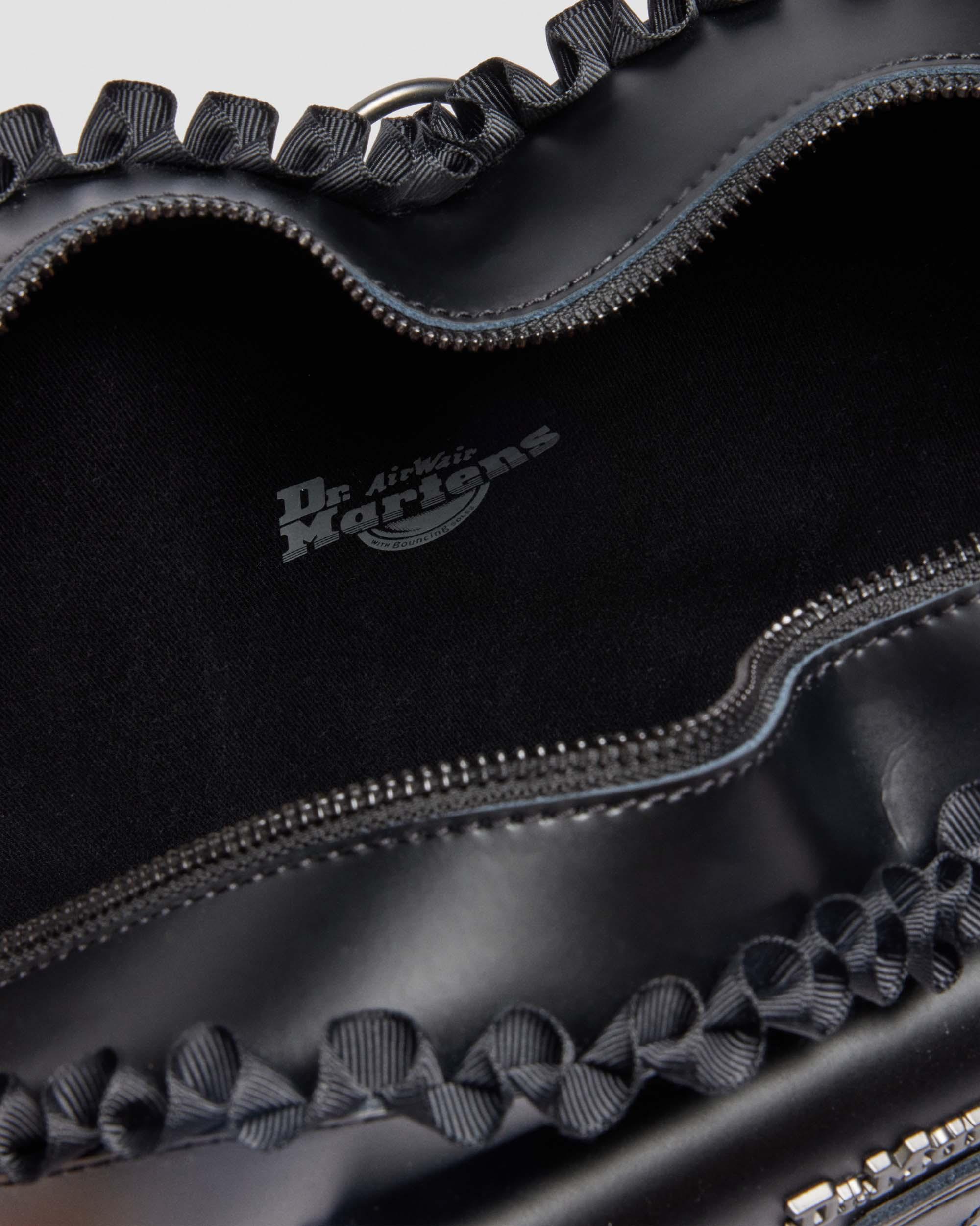 Hjärtformad ryggsäck med quiltad vaddering in Svart