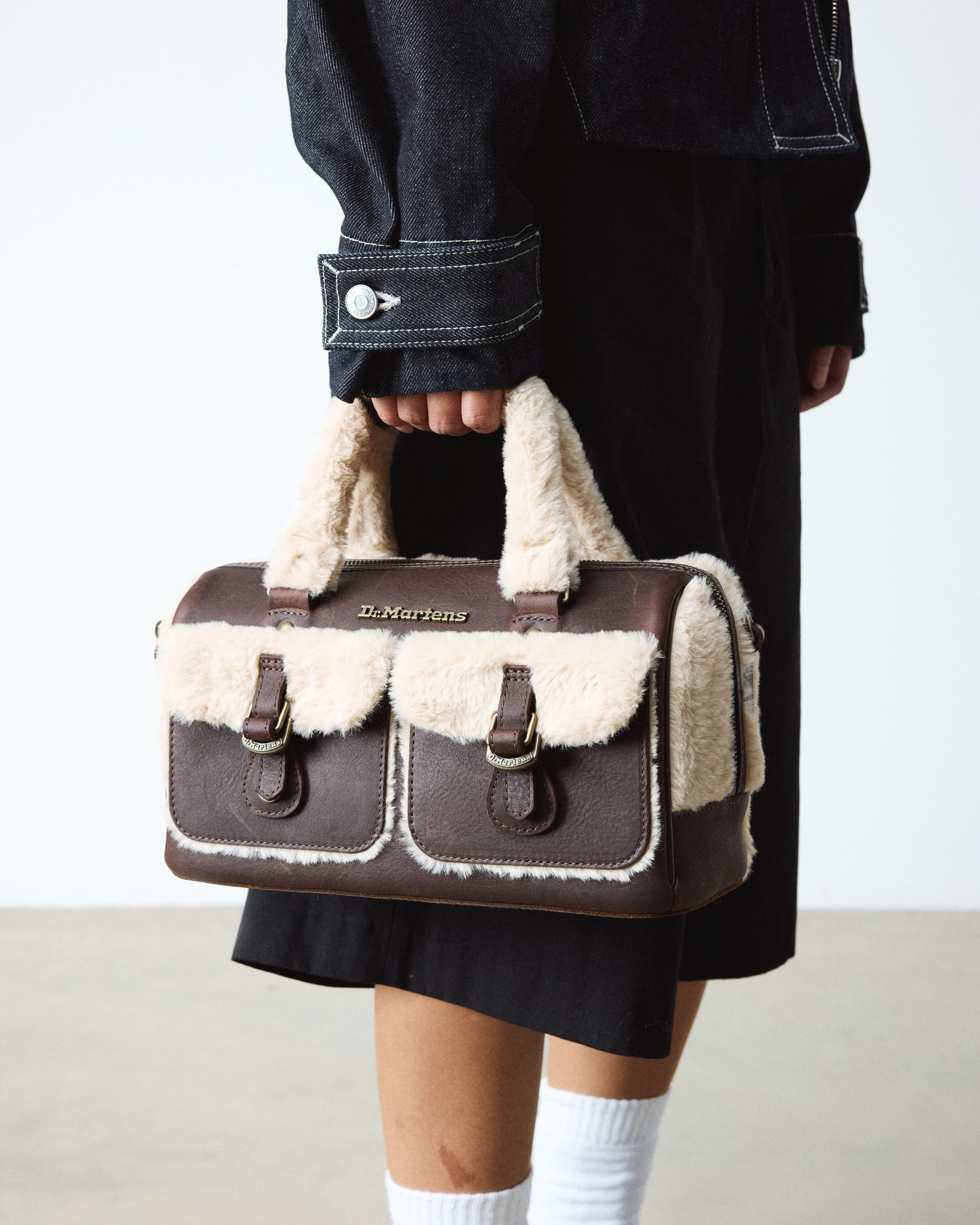 DR MARTENS TOP HANDLE BAG