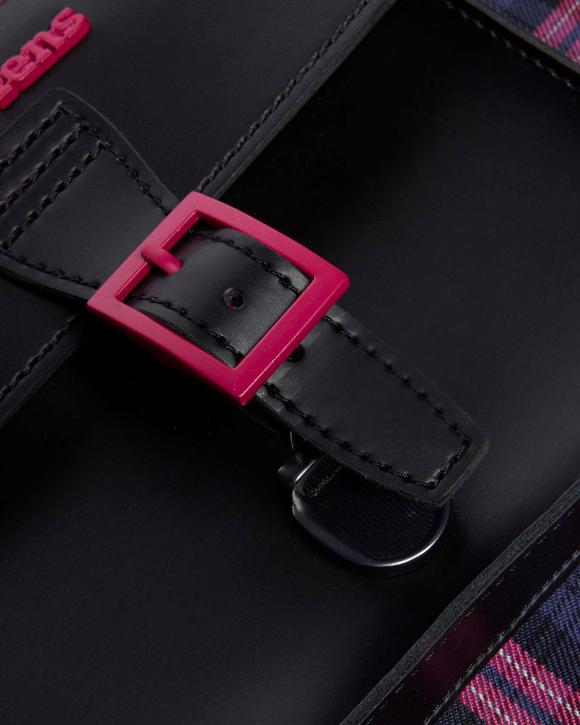 Dr.Martens ハート バックパック(BLACK+PINK) ショルダー HEART BACKPACK in BLACK+PINK MULTI | Dr. Martens™