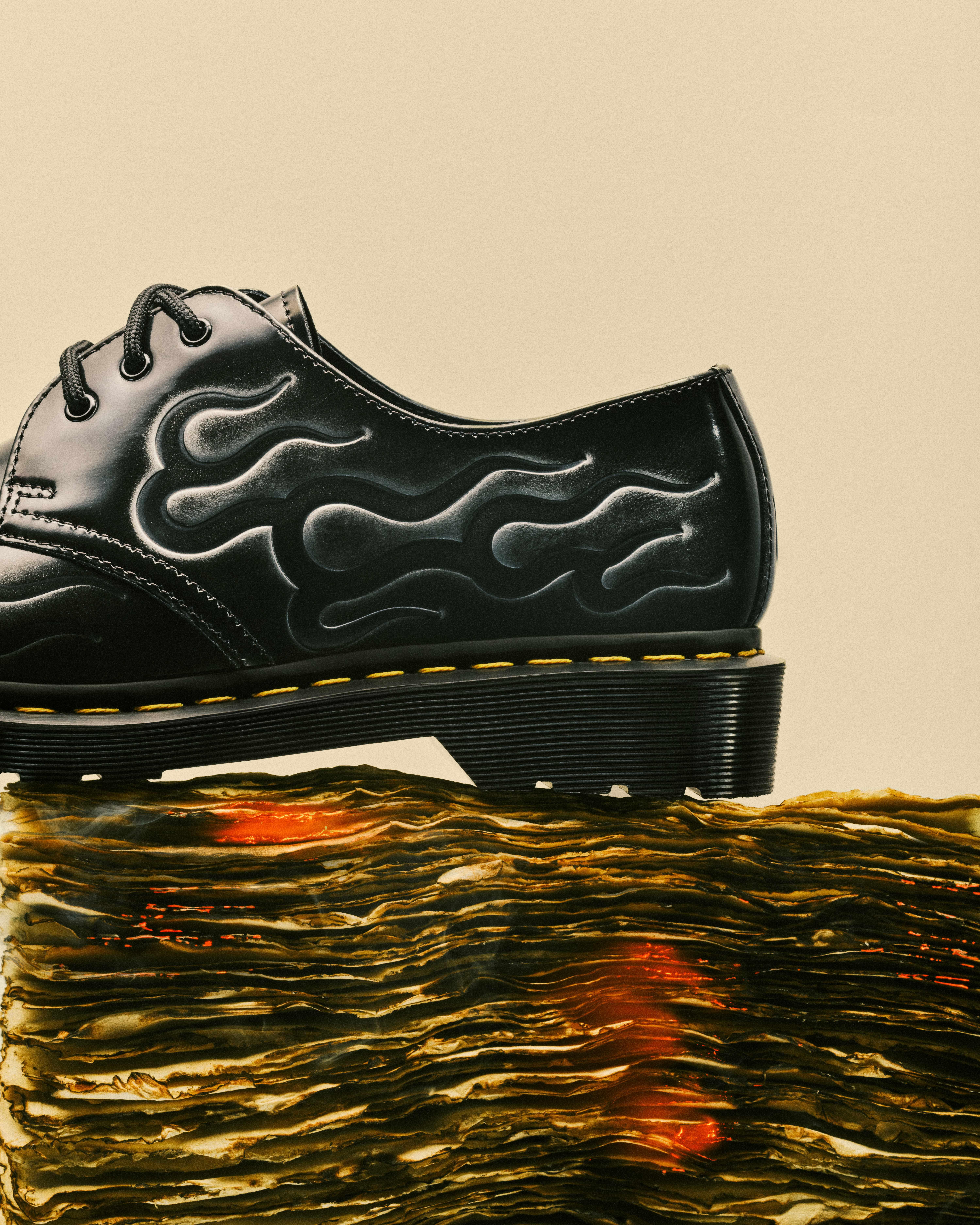 Dr. Martensの1461 Inferno 1461 Inferno Lace-Up Leather Shoes in Silver | Dr. Martens™