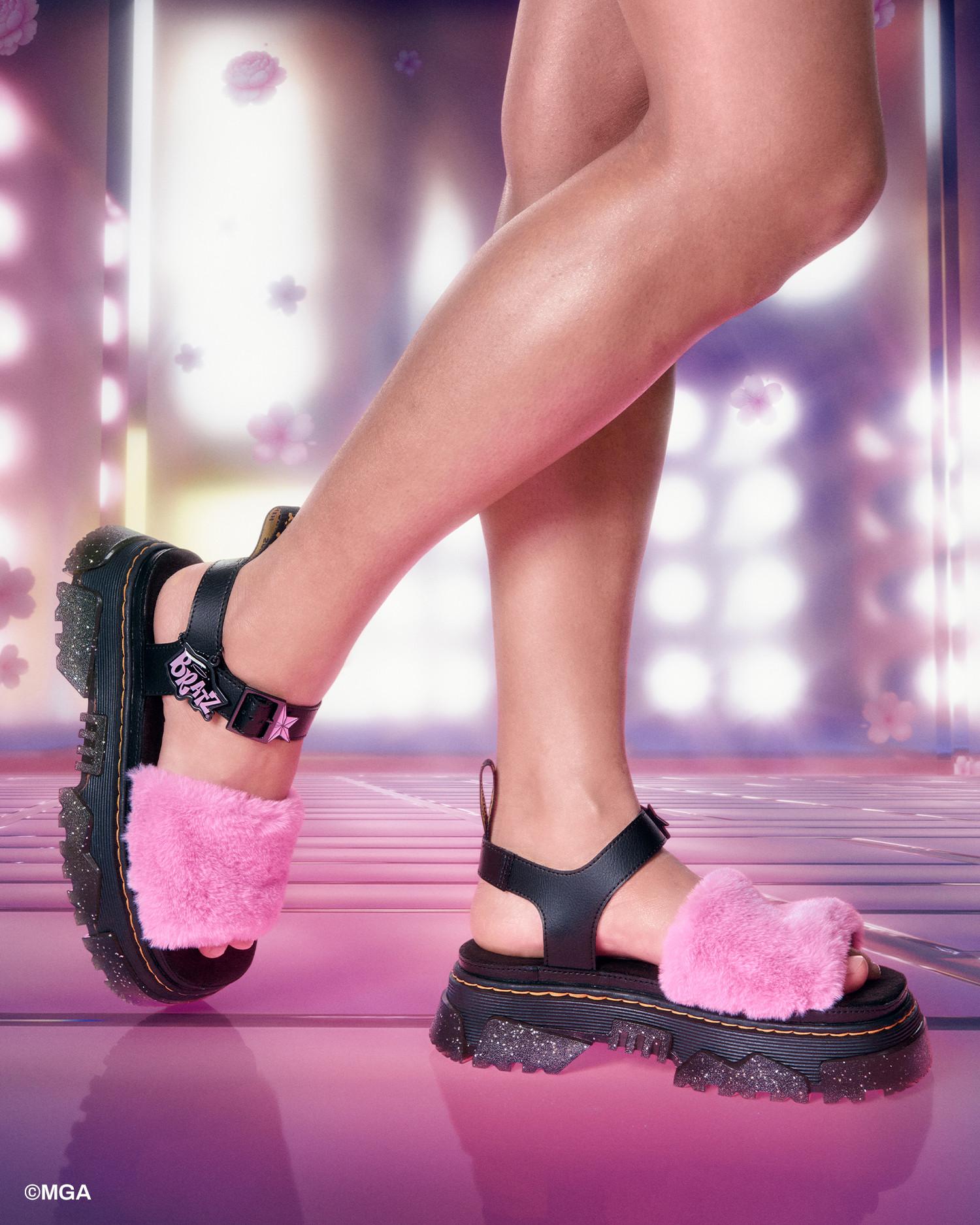 MATTISON STRAP BRATZ in Bratz Pink+Black