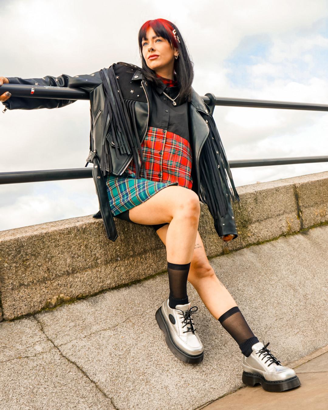 Buzz 5-eye metalic leather shoes in Metallic | Dr. Martens