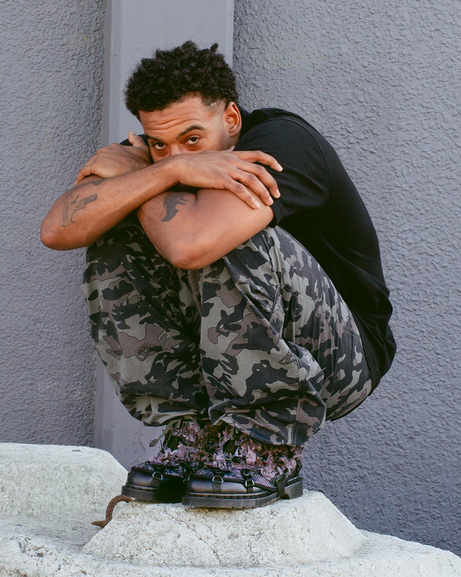 1460 BABYLON in Black