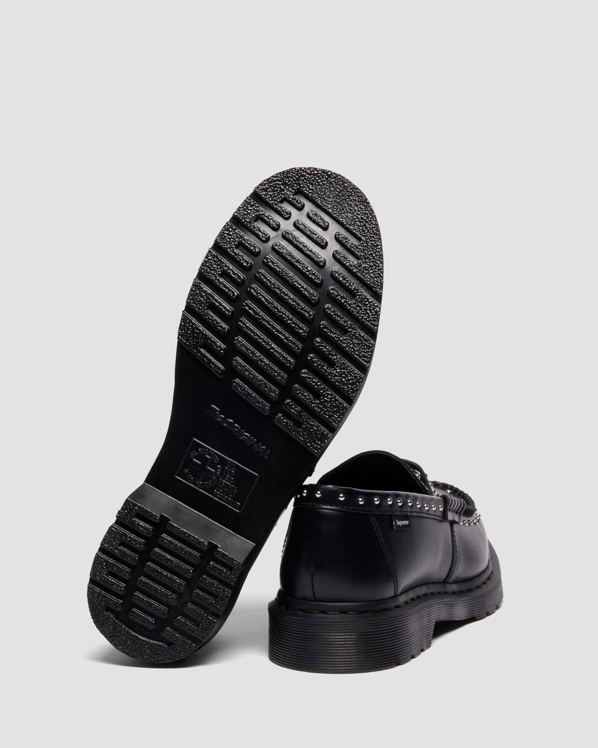 靴 Dr. Martens Studded Loafer Dark Green Adrian Yellow Stitch Smooth Leather Tassel Loafers in Khaki