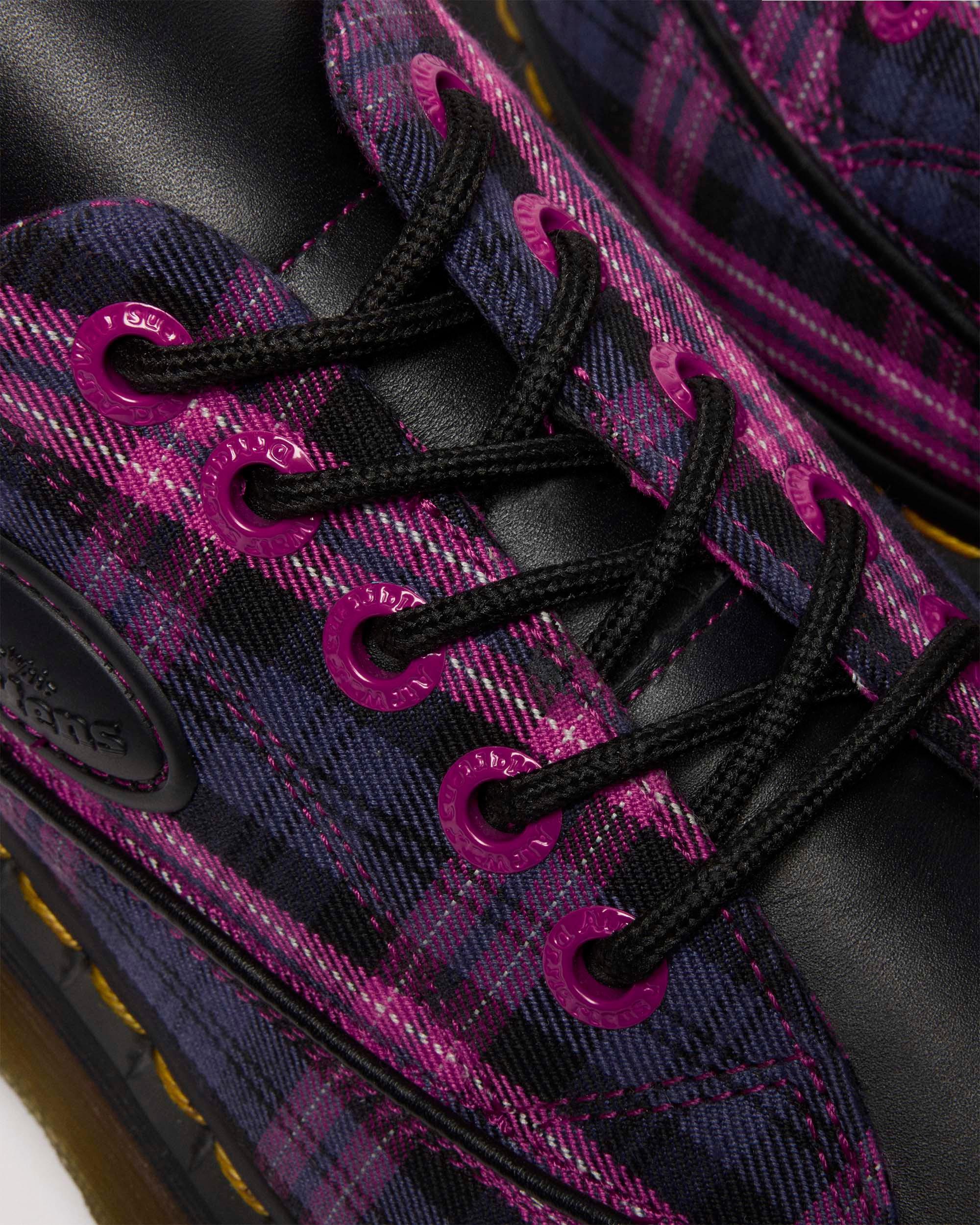 BUZZ 5I in Black | Dr. Martens