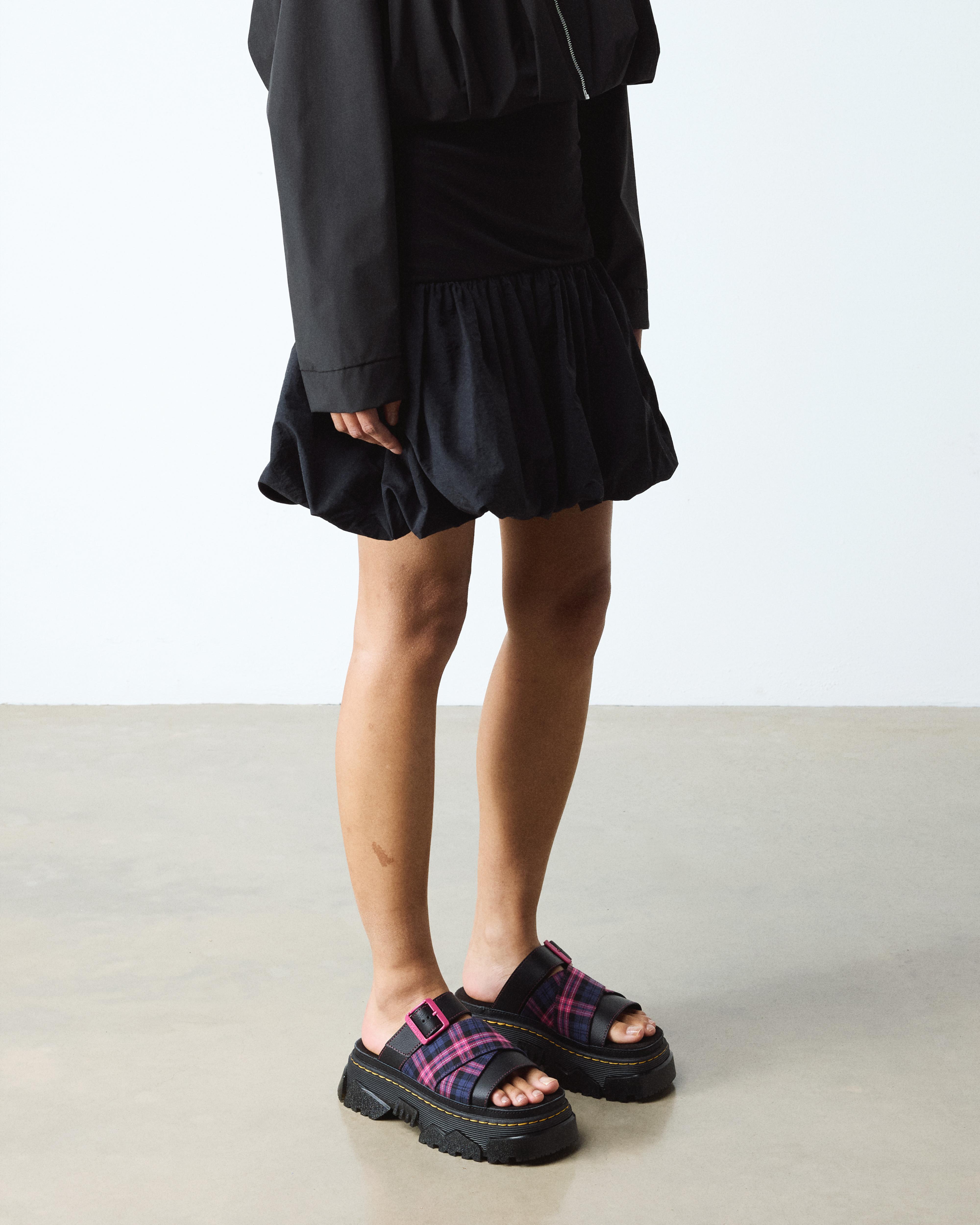 VENT XX01 in Black | Dr. Martens