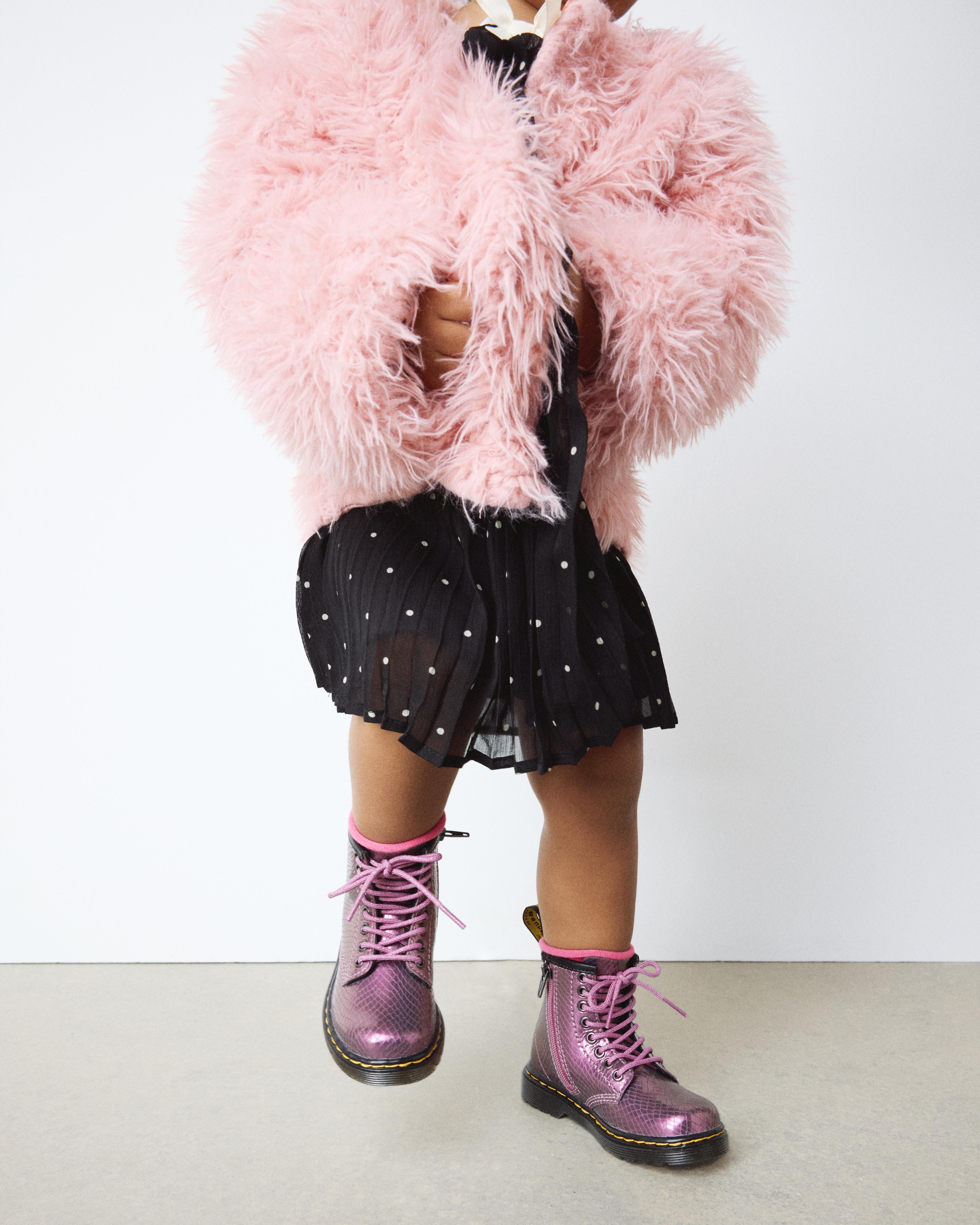 Småbørn 1460-støvler i iriserende præget læder med reptilmønster in Pink Multi