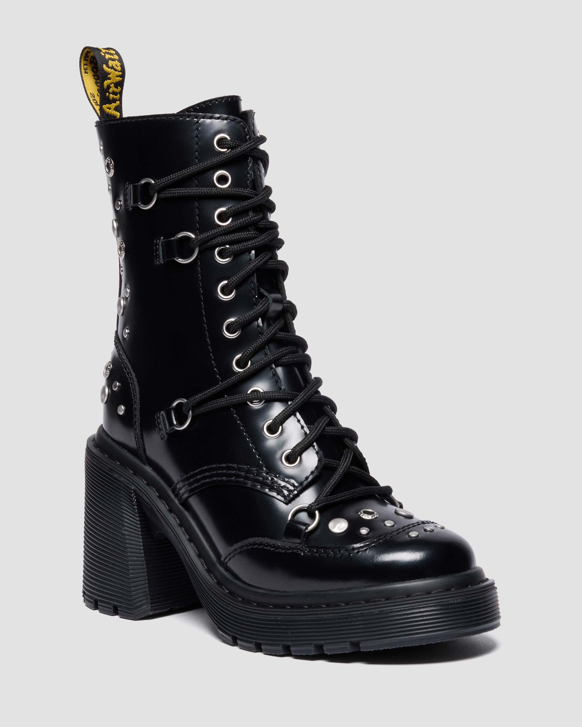 CAROLDr. Martens｜Chesney フレアヒール Chesney Leather Flared Heel Lace Up Boots in Black | Dr. Martens