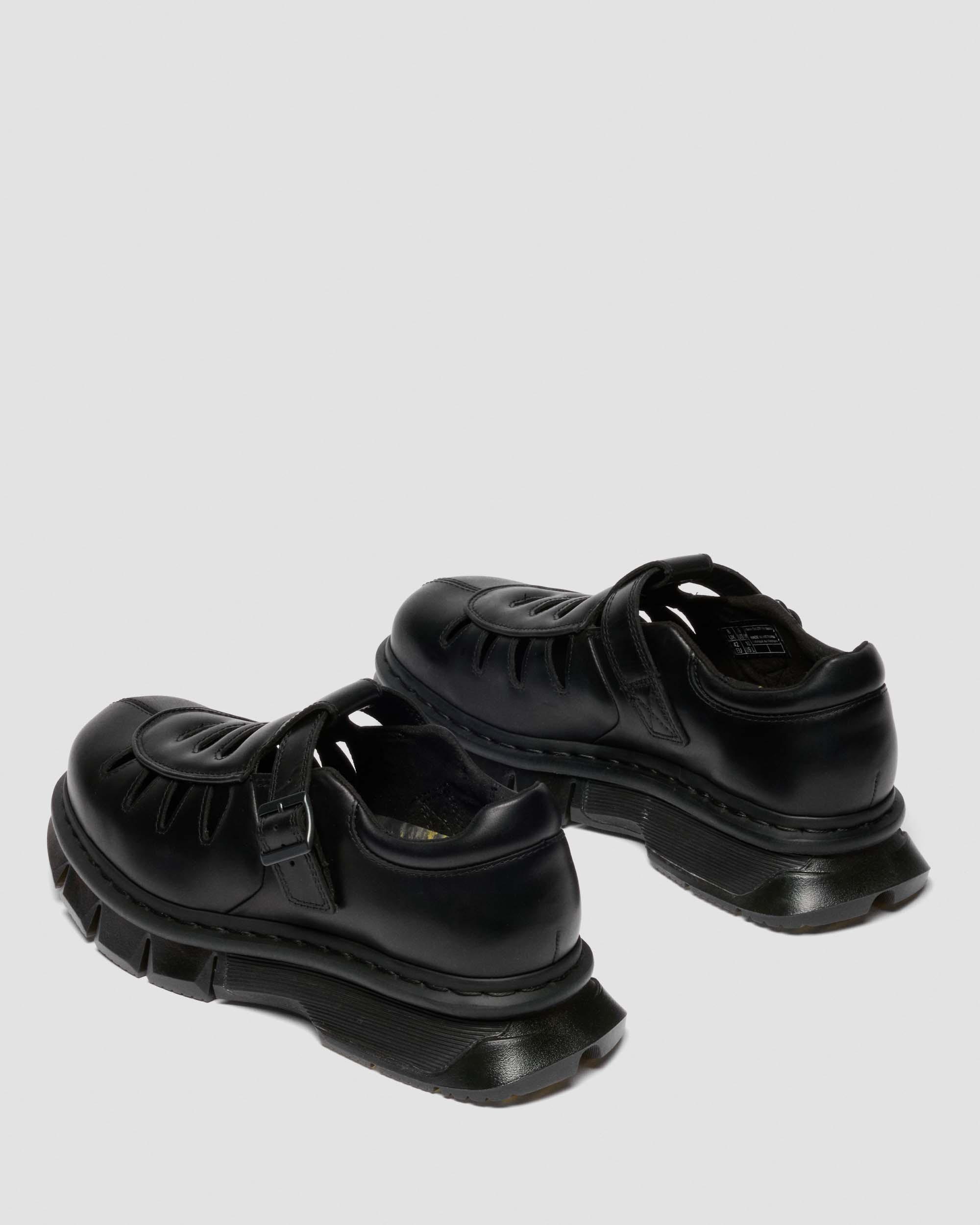 QUBIST Fisherman Shoes in Black