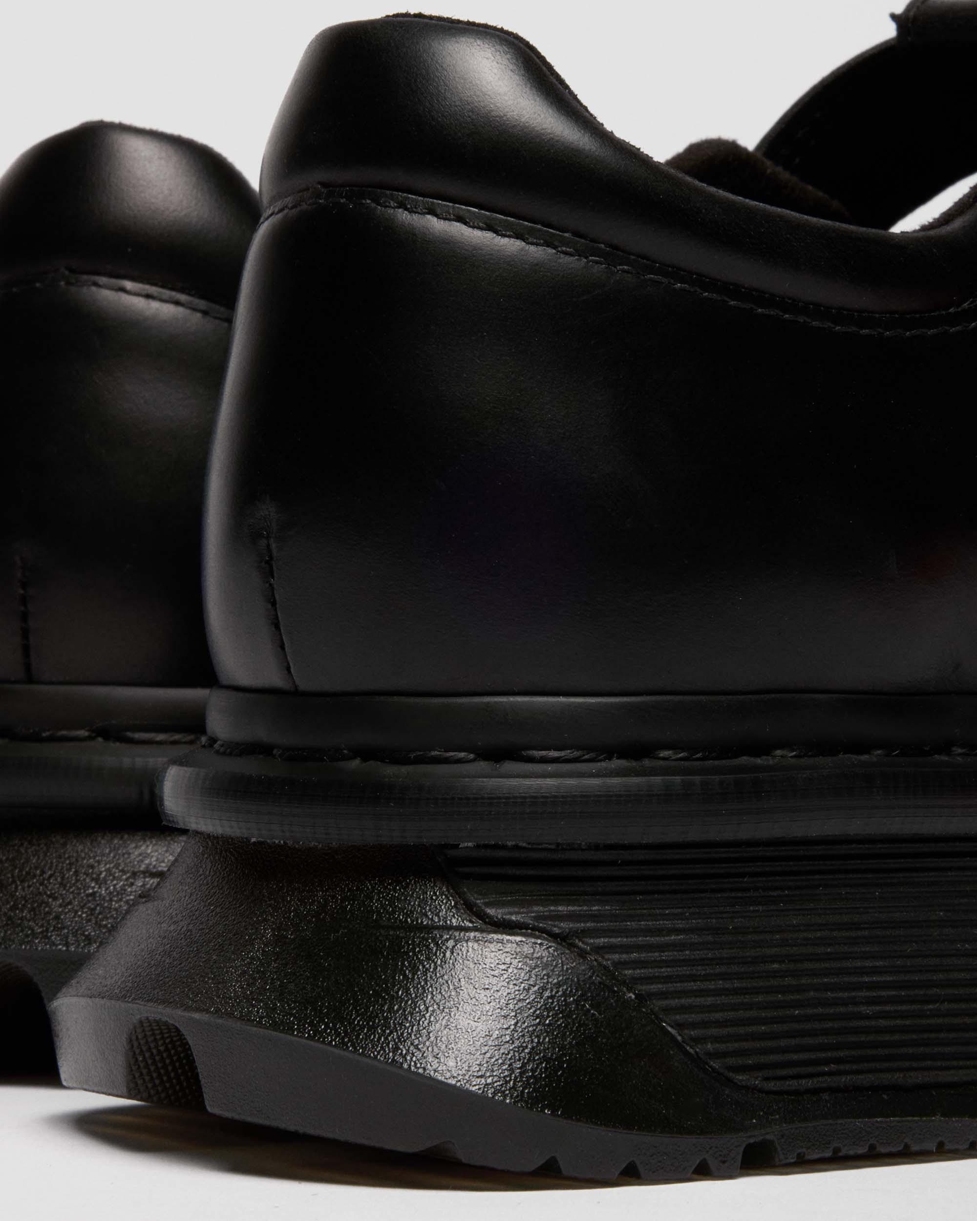 QUBIST Fisherman Shoes in Black