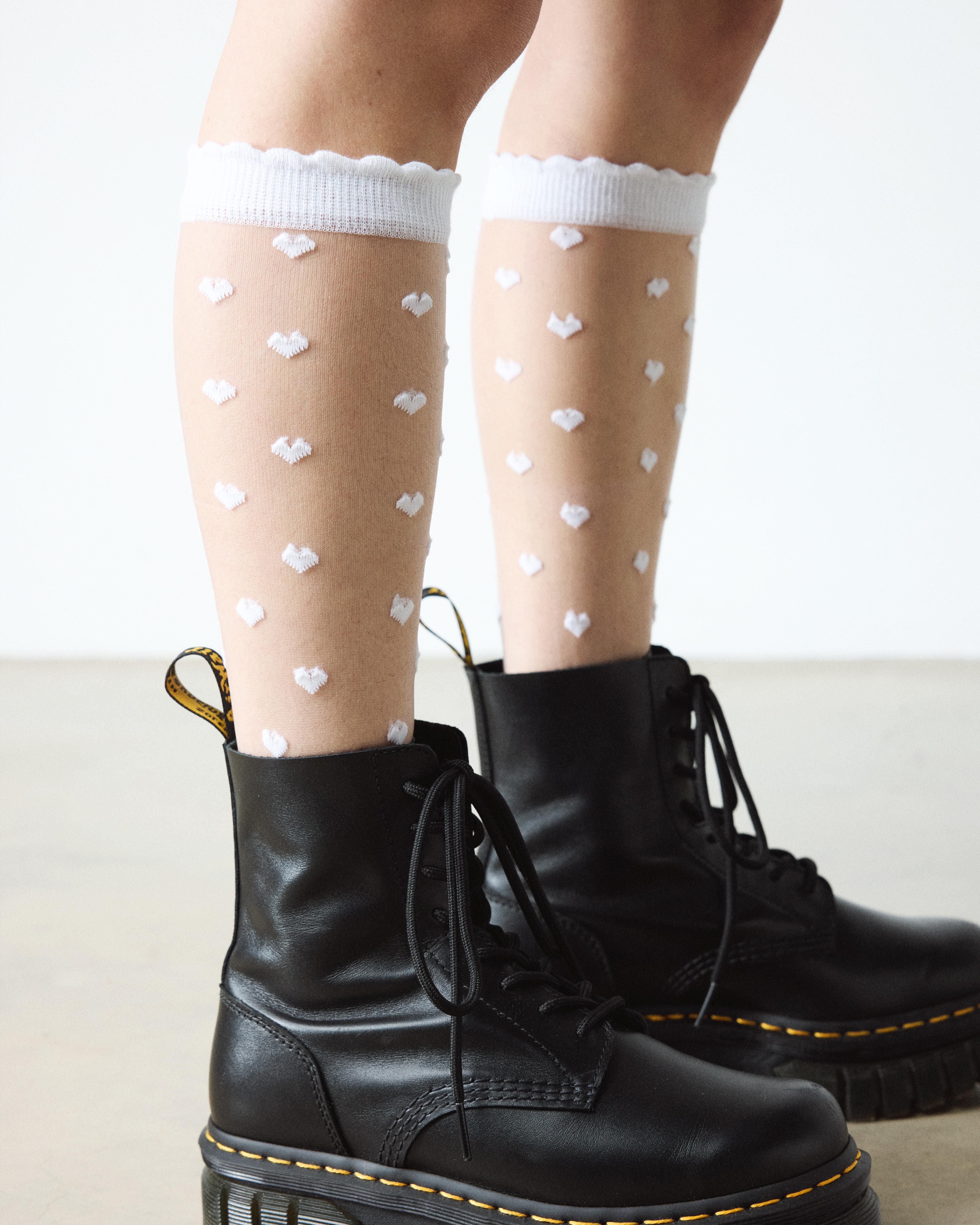 Kurze Mesh Bio-Baumwoll Socken mit Herzen in Weiß