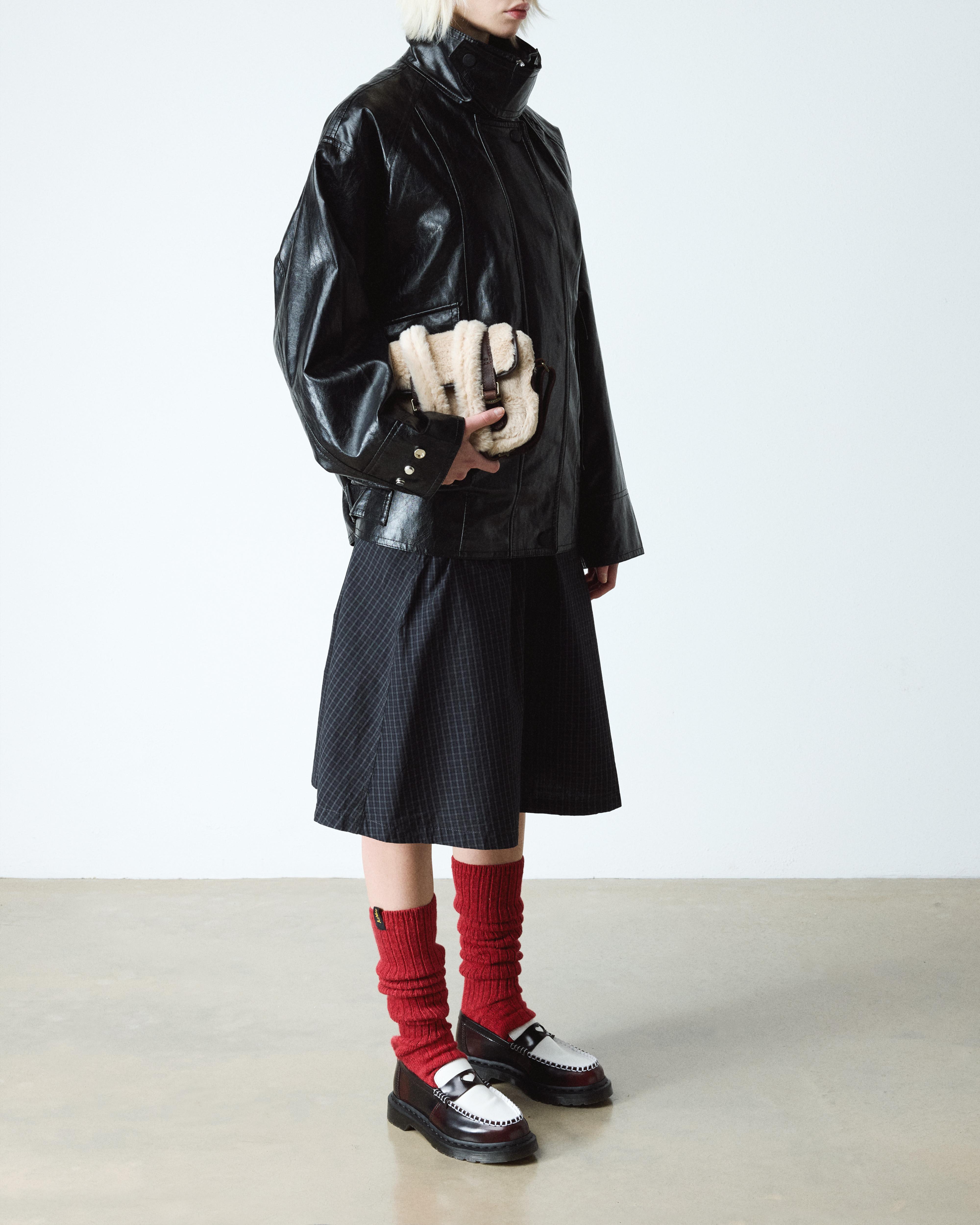 PENTON HEART ZWEIFARBIGE RUB-OFF LEDER LOAFER in Cherry Red & Weiß