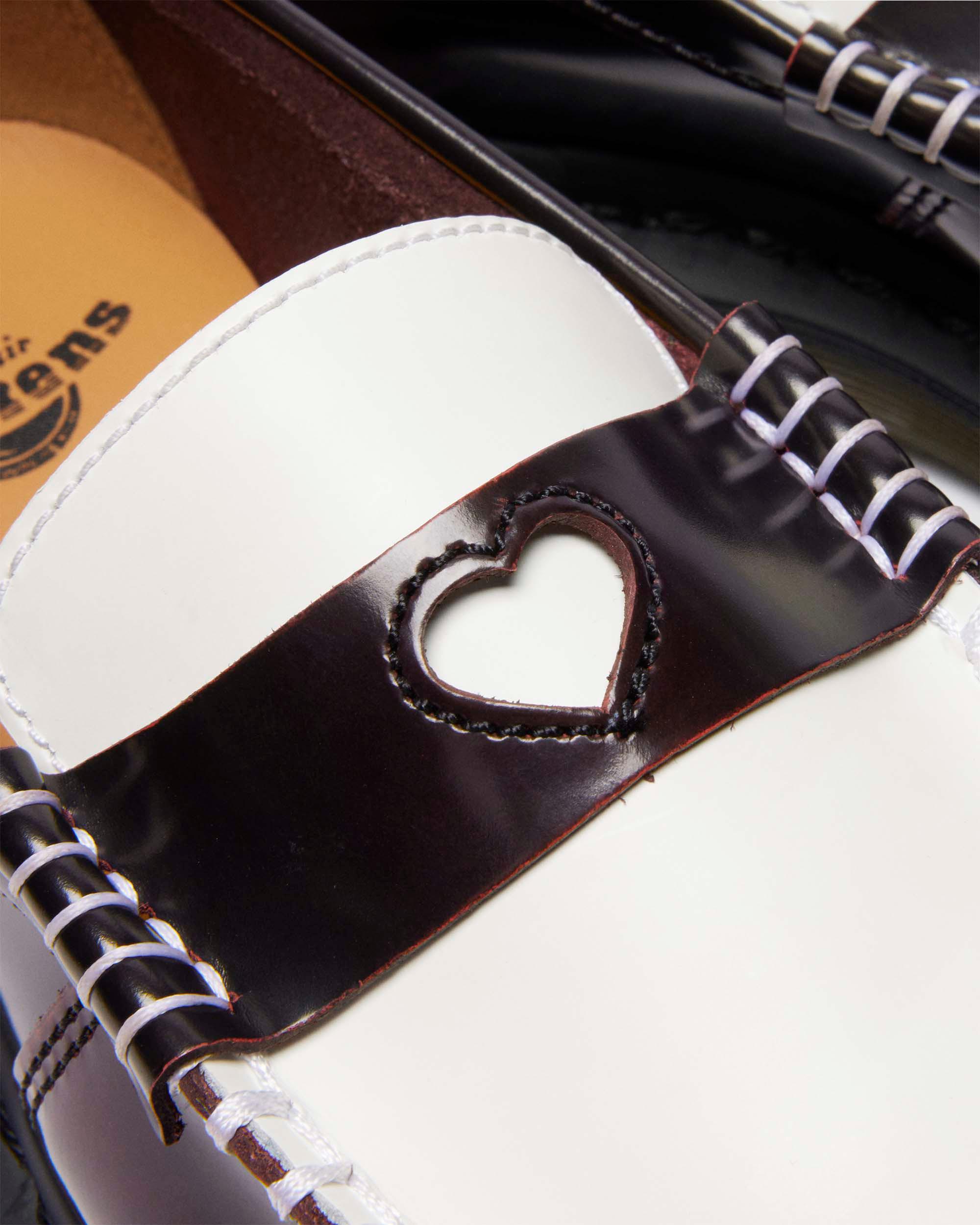 PENTON HEART ZWEIFARBIGE RUB-OFF LEDER LOAFER in Cherry Red & Weiß