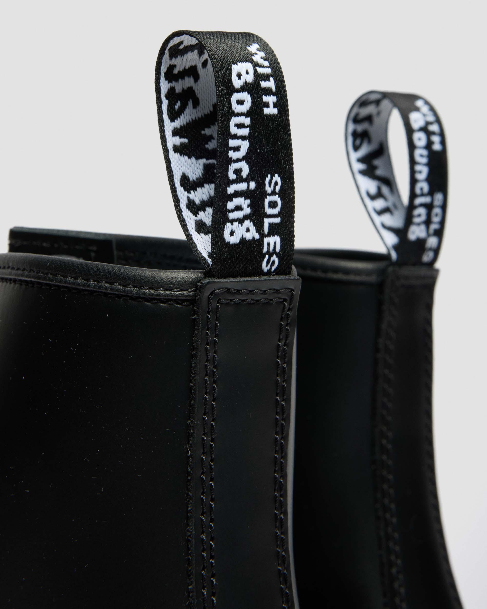 1460 in Black | Dr. Martens display picture 2