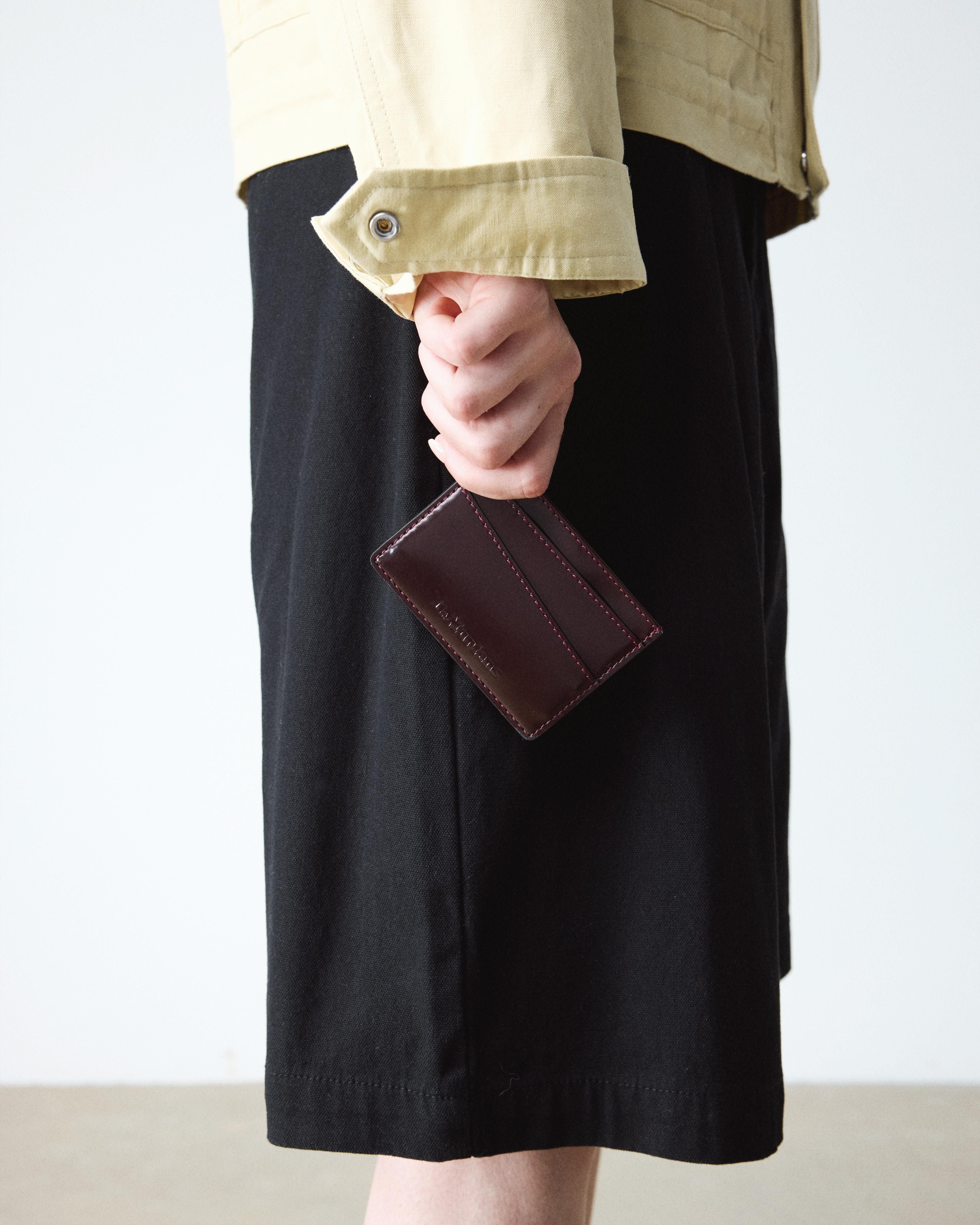 Porta tessere in pelle Oxford Rub Off Cherry Red in Rosso Ciliegia