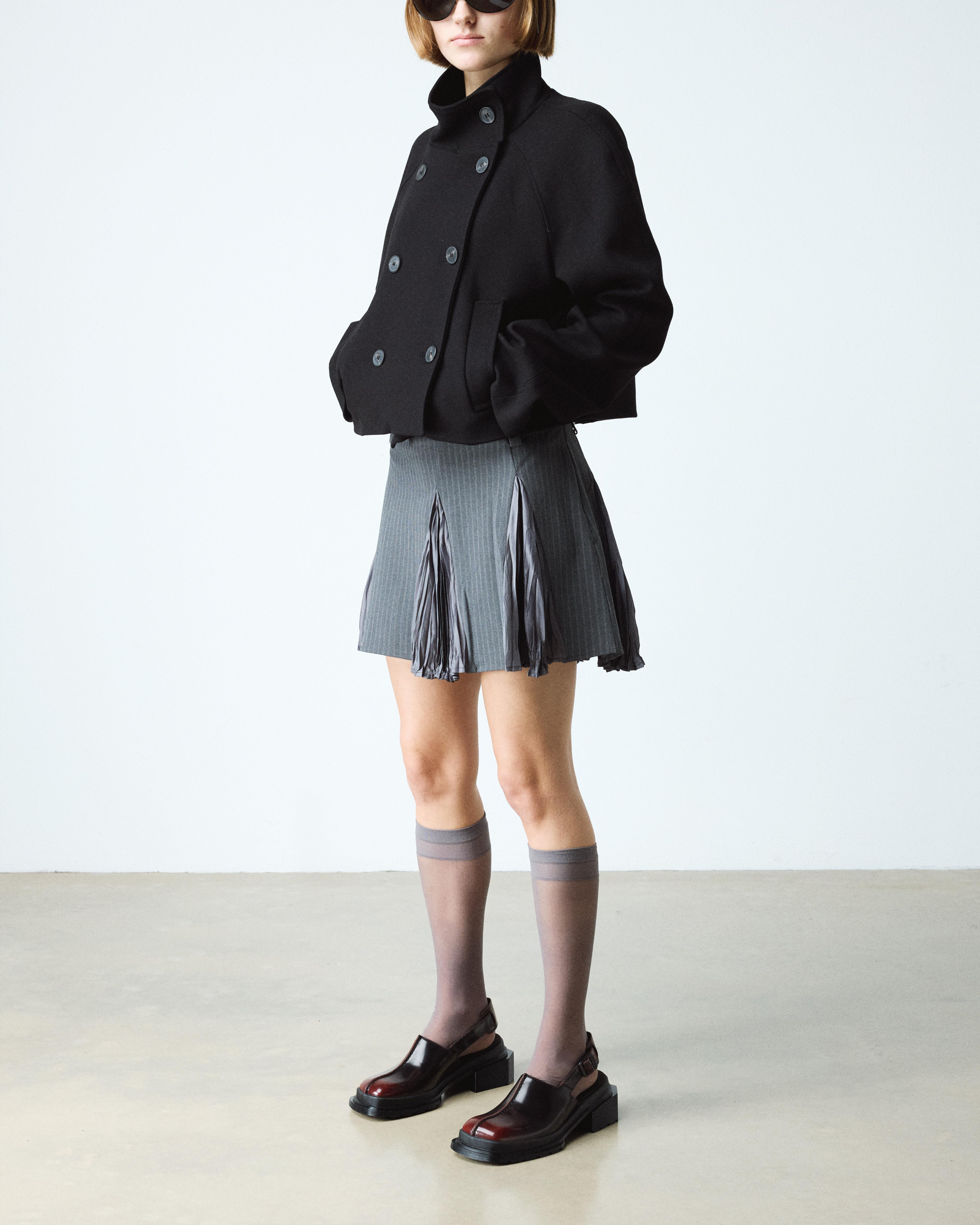 Maybole Square Toe Rub Off Leder Mules in Cherry Red