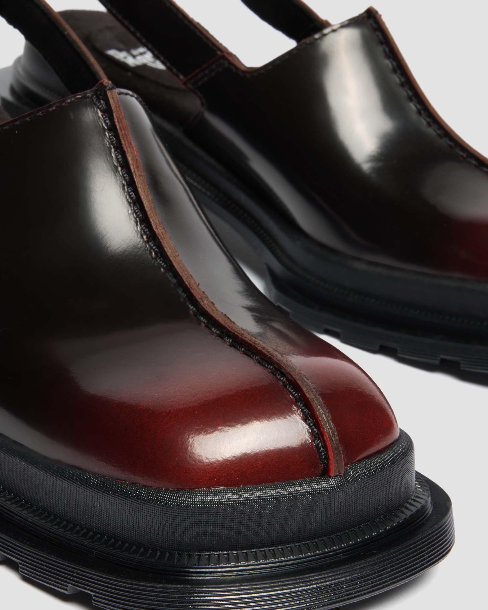 Maybole Square Toe Rub Off Leder Mules in Cherry Red