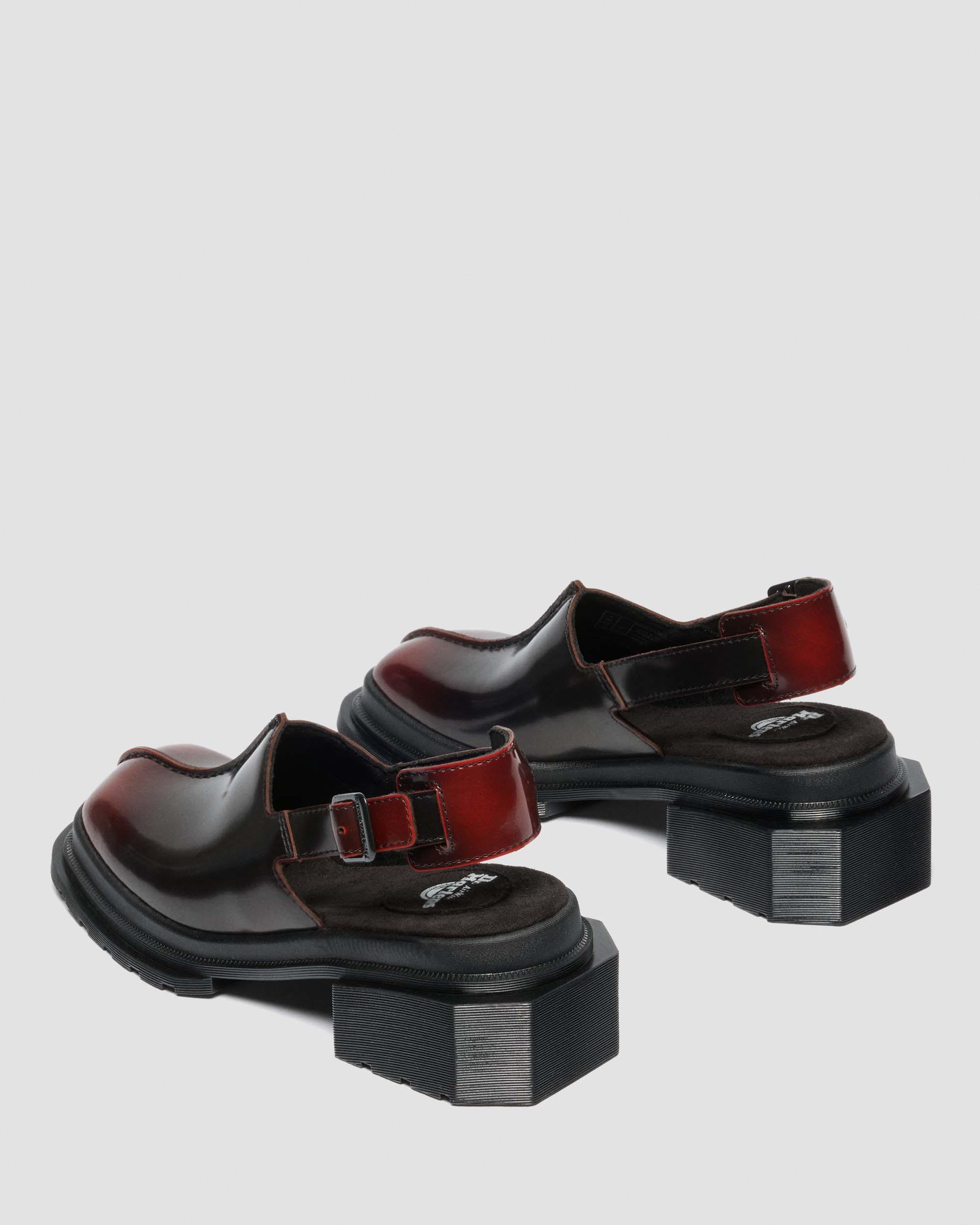 Maybole Square Toe Rub Off Leder Mules in Cherry Red