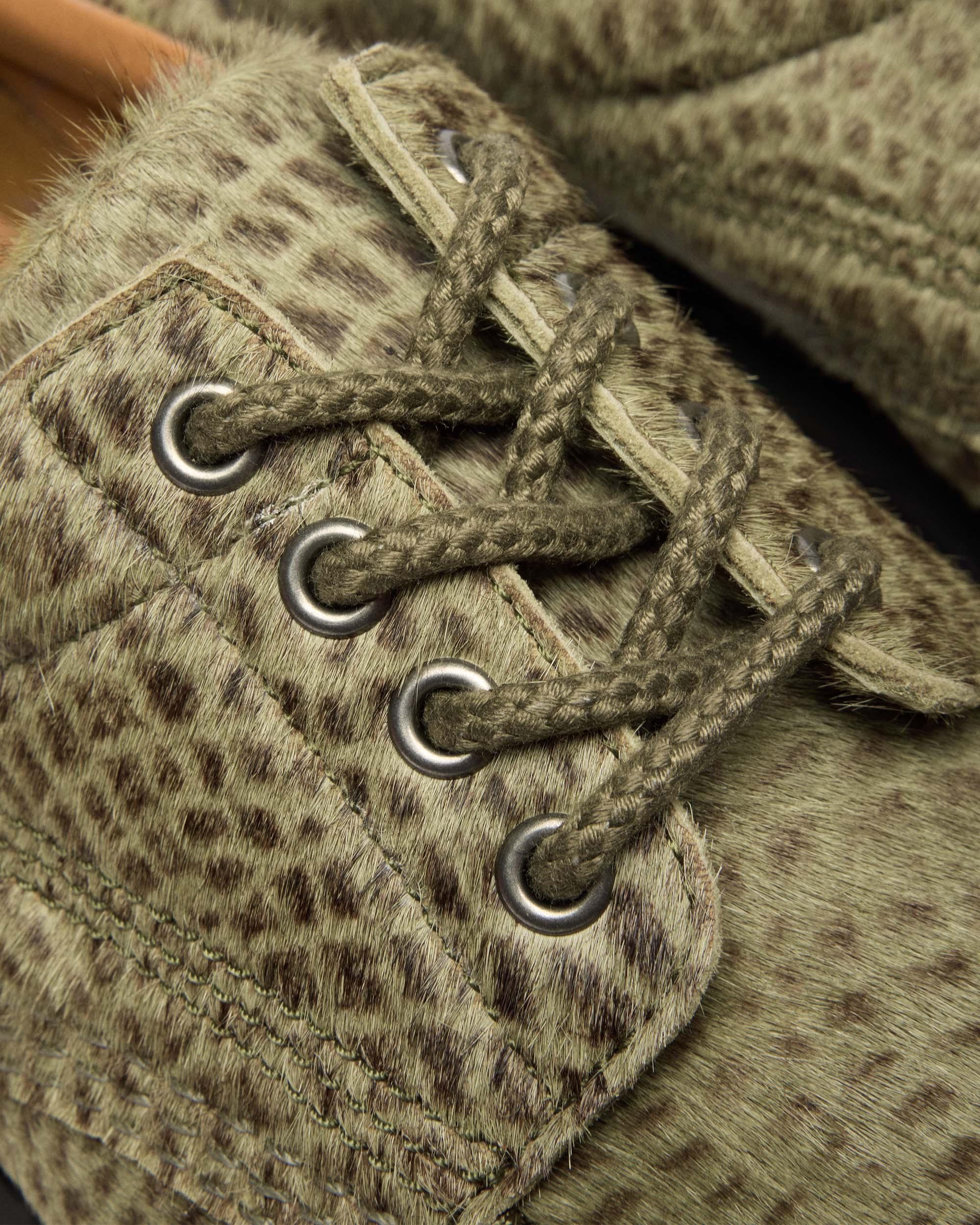 Lowell Hair On Leder Moc Toe Schuhe in Olivgrün Grün