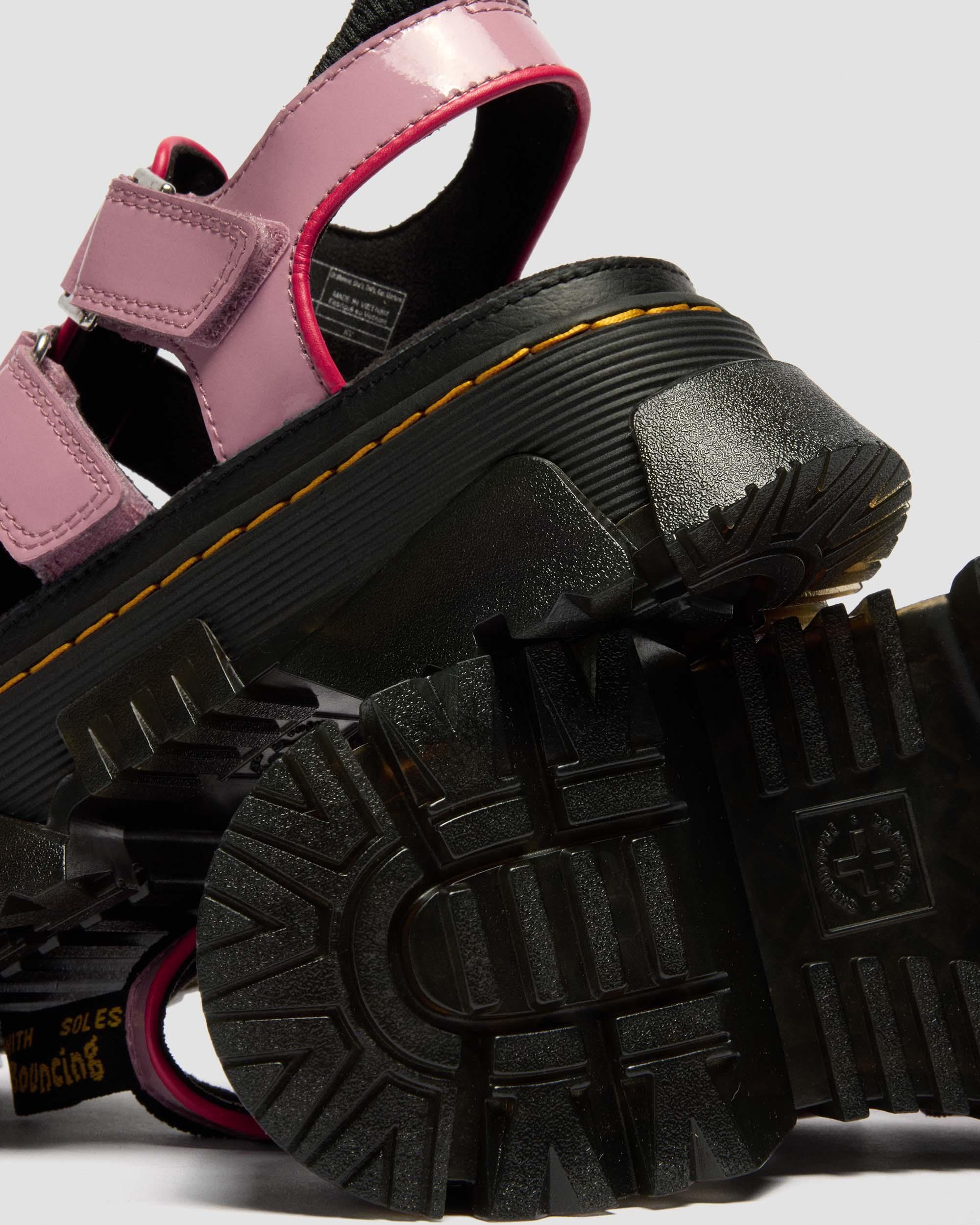 Mattison Zachte Lakleren Sandalen met Drie Riemen in Dusty Roze