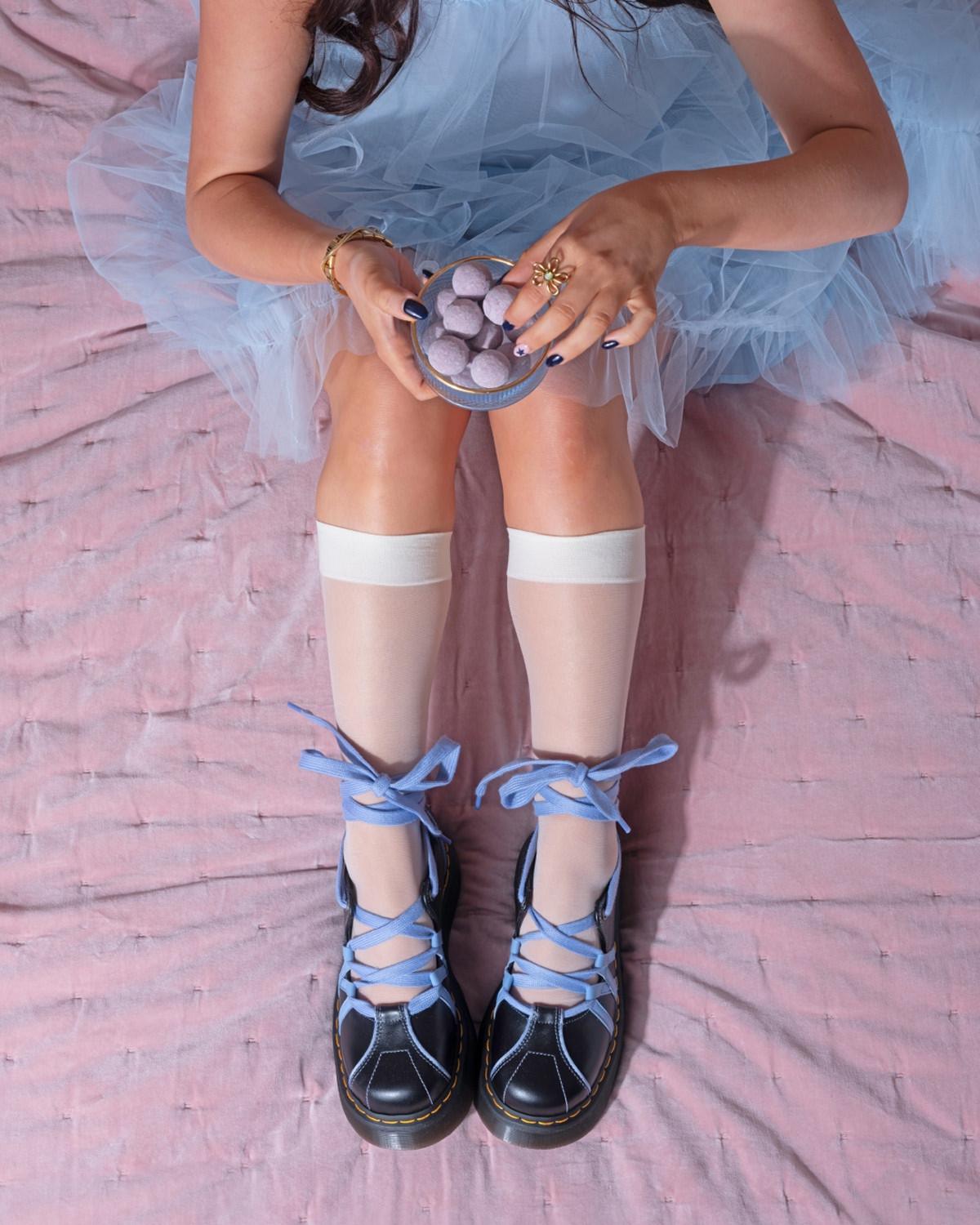 Buzz Ballerina Gloss Leather Shoes in BLACK