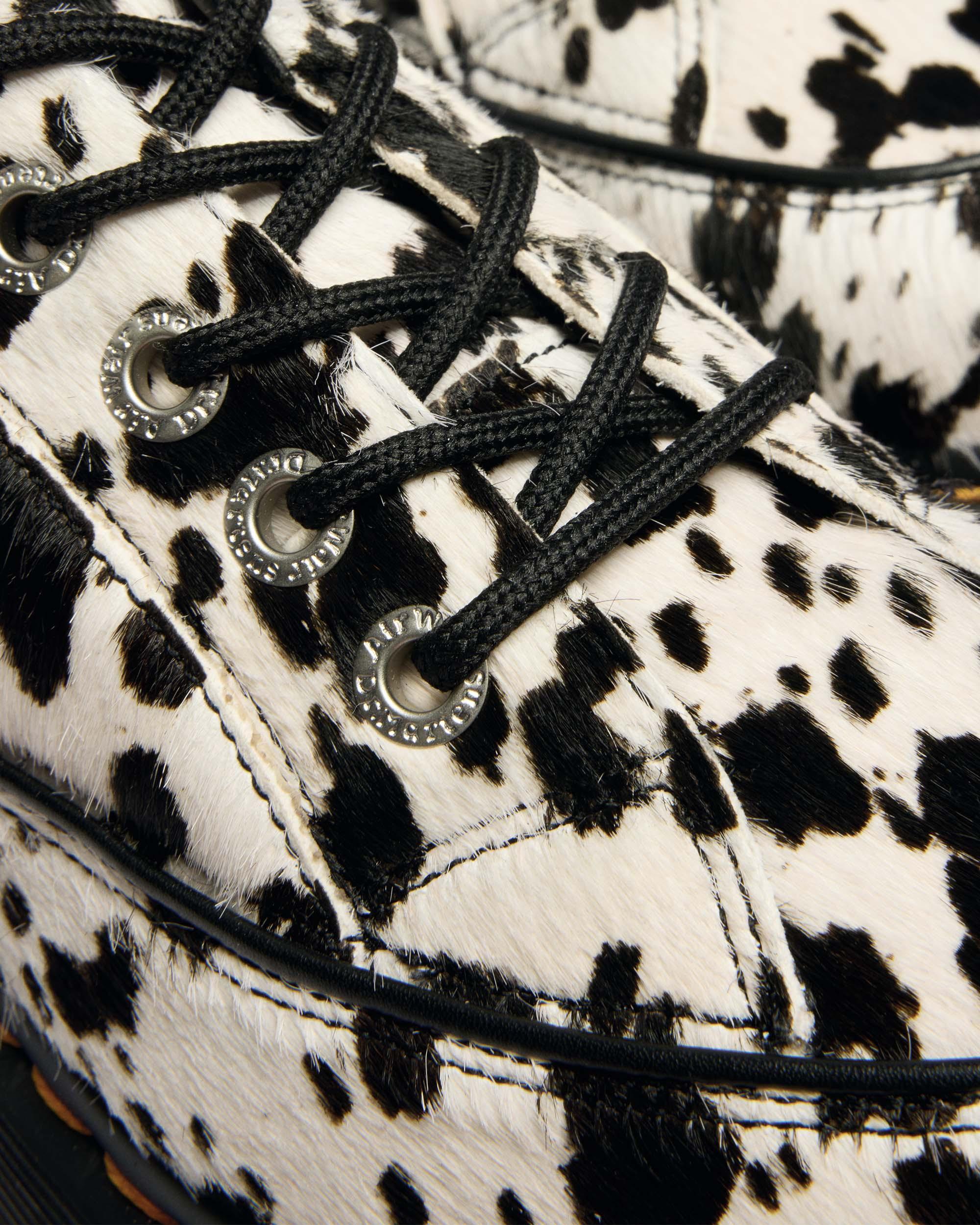 Scarpe Buzz a 5 occhielli in pelle Hair On dalmata in Crema & Nero