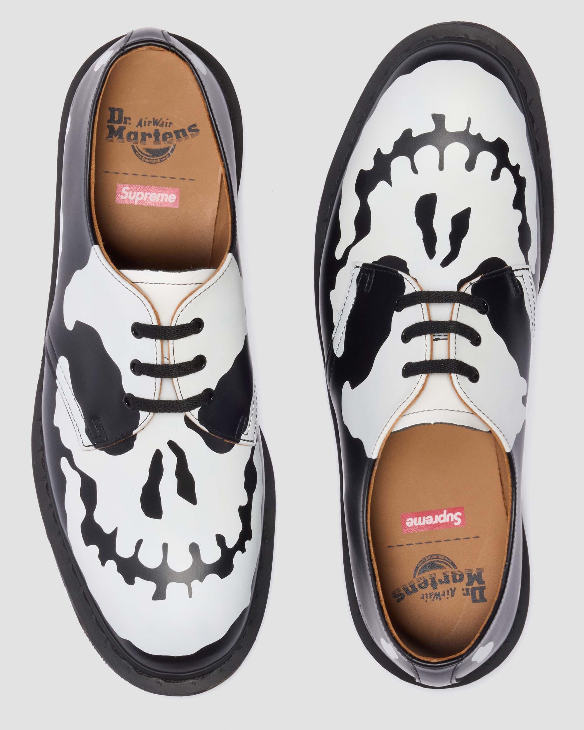 1461 SUPREME SKULL in Black | Dr. Martens display picture 2