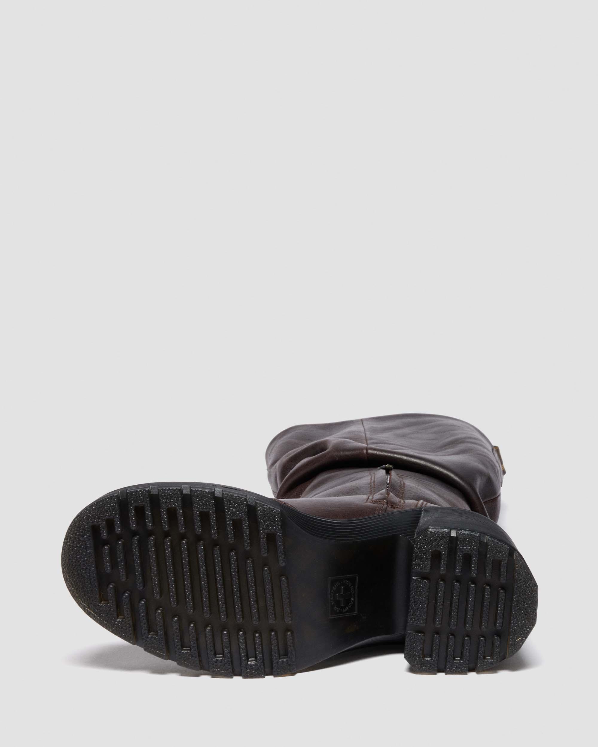 BOTAS ALTAS KASEY DE PIEL CON TACÓN in Marrón Oscuro