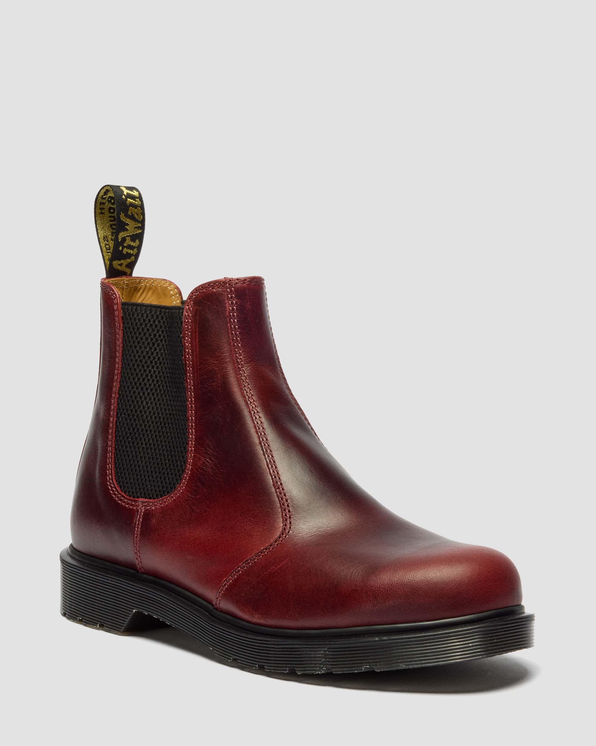 2976 Classic Calf Leather Chelsea Boots in Burgundy