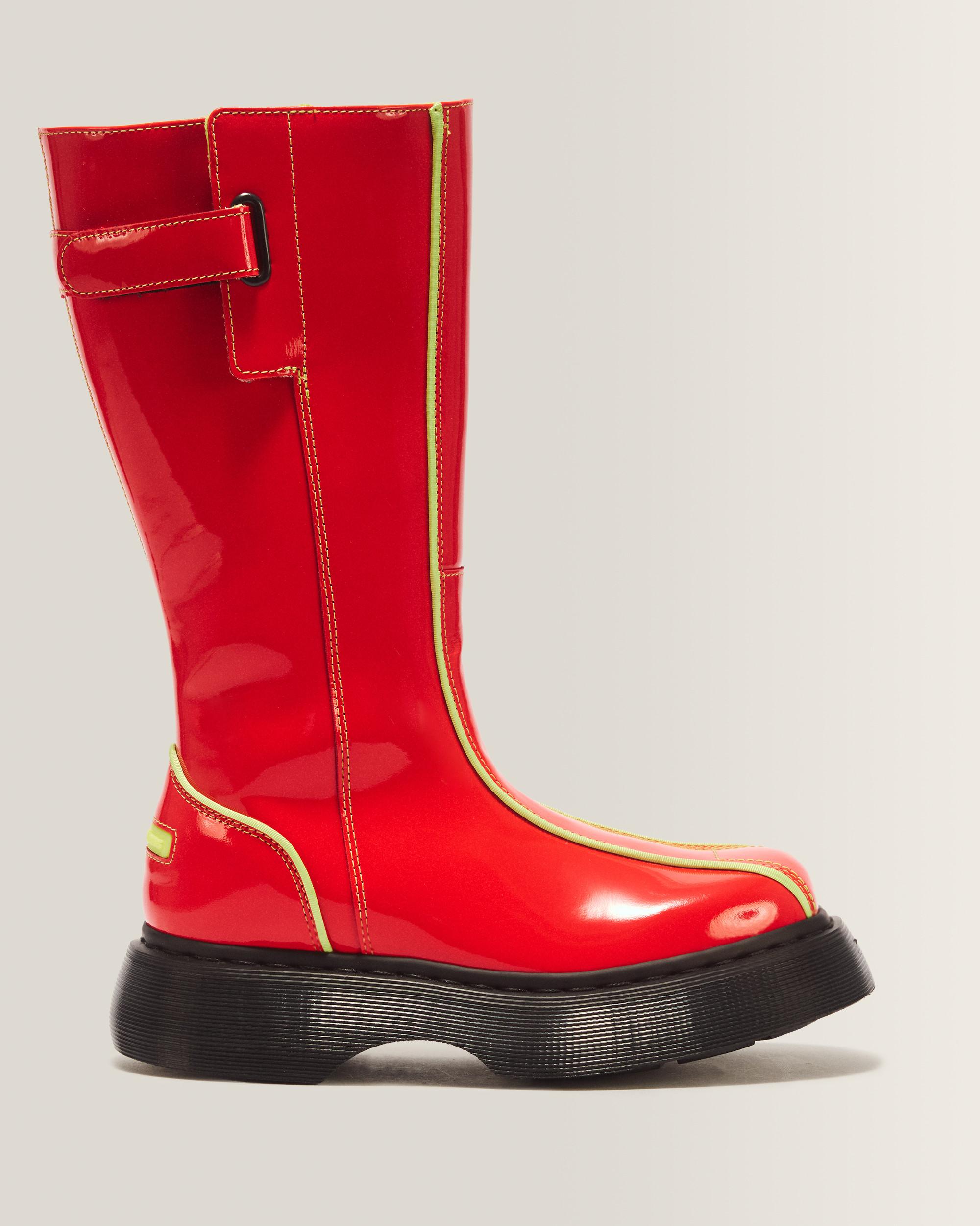 Dr. Martens Buzz Hi Powerpuff Laars in Rood,