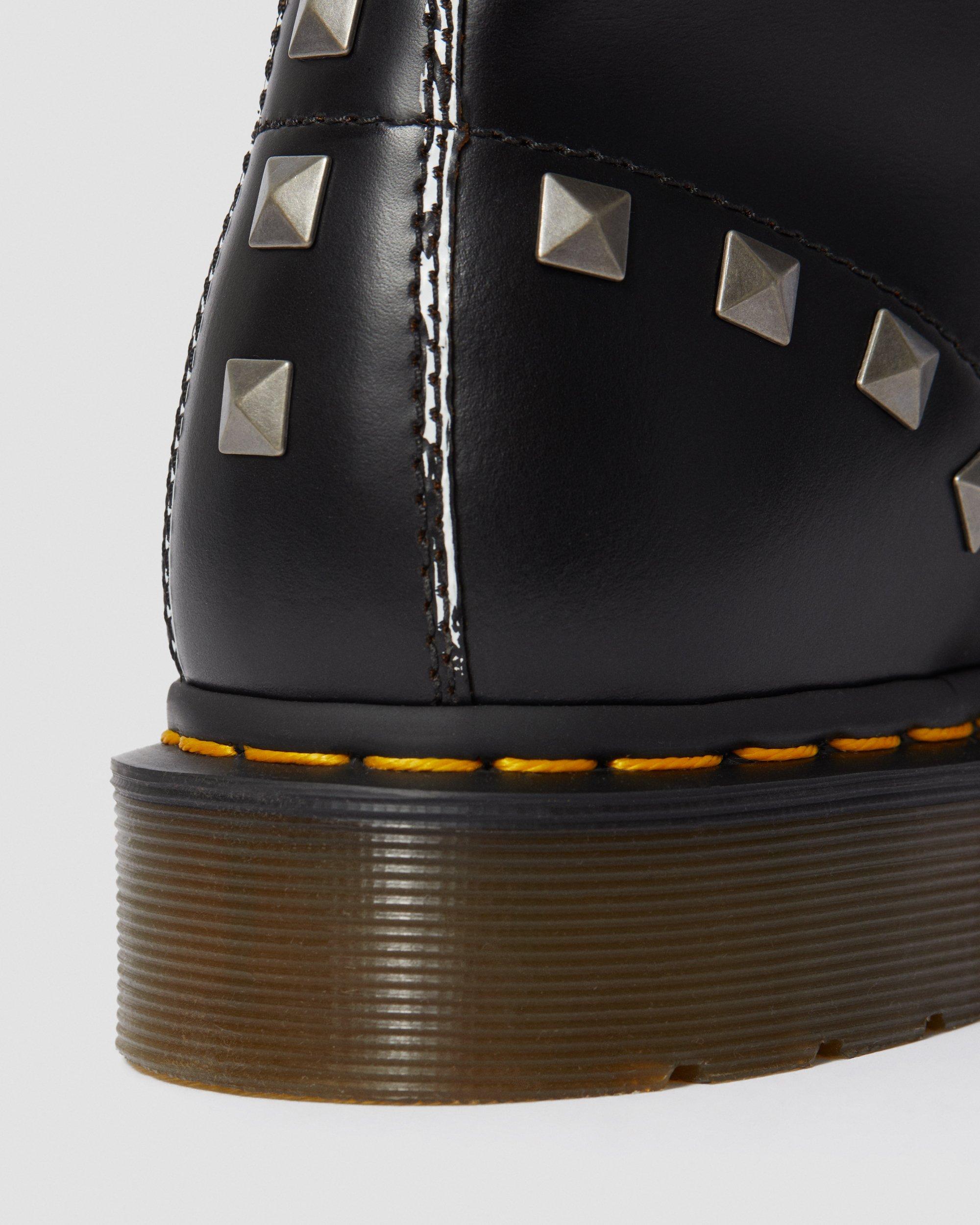 1460 STUD LEATHER ANKLE BOOTS in Noir