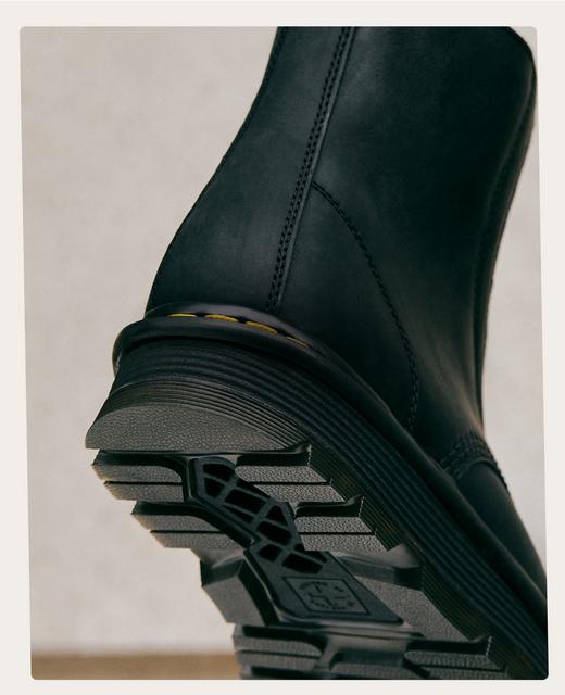 A5_CMP_ZEBZAG_LP_BOOTS_DESKTOP?w=520&fmt=auto&alt=default