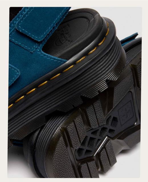 A5_CMP_ZEBZAG_LP_SANDALS_DESKTOP?w=520&fmt=auto&alt=default