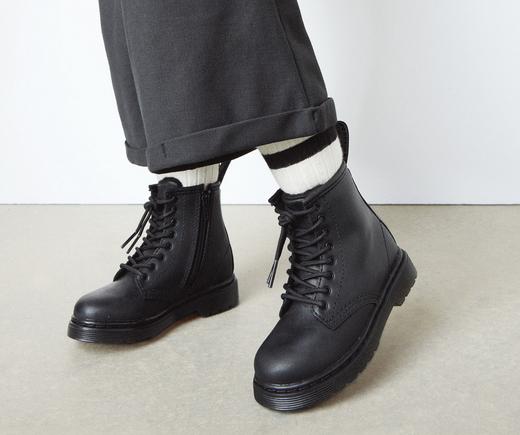 A5_EVG_WINTER_BOOTS_KIDS_DESKTOP?w=966&fmt=auto&alt=default