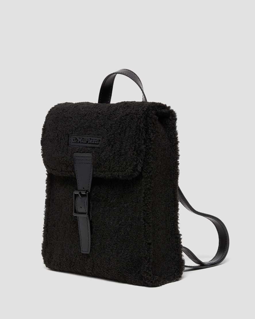 Kiev Mini Faux Shearling Backpack BlackFaux Shearling mini-rygsæk Dr. Martens