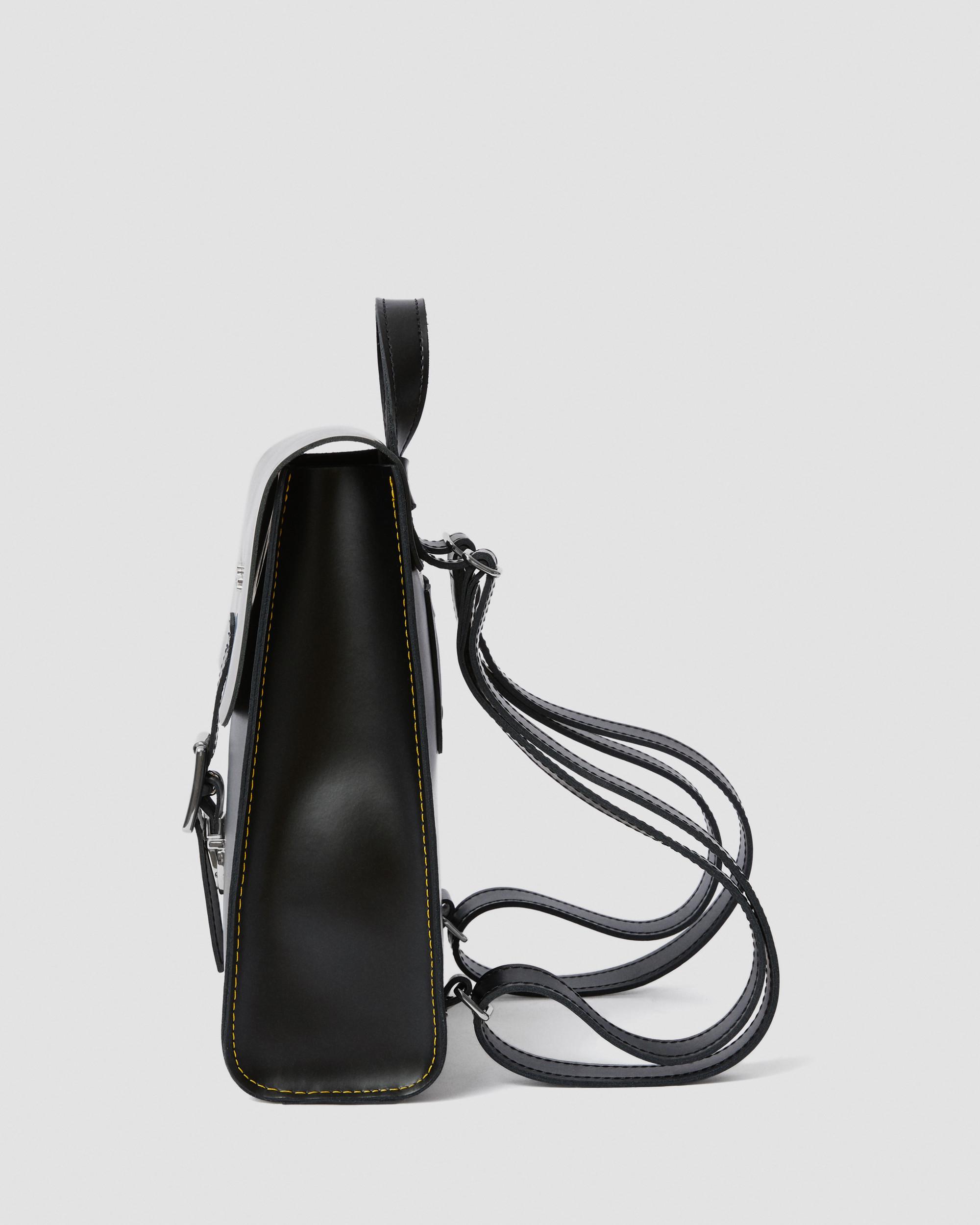 Mini-rygsæk i Smooth Kiev-læderMini-rygsæk i Smooth Kiev-læder Dr. Martens