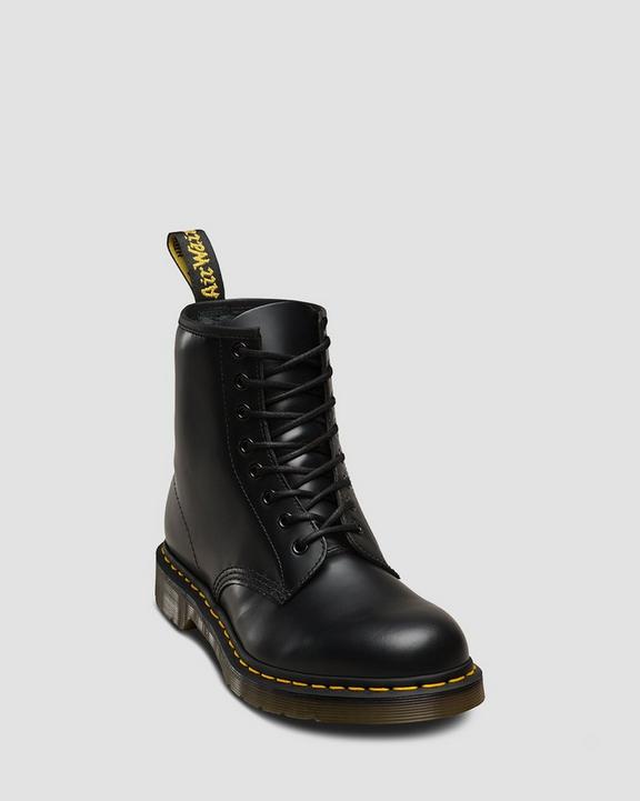 8-10 Eye Metal Tip Round Lace Dr. Martens