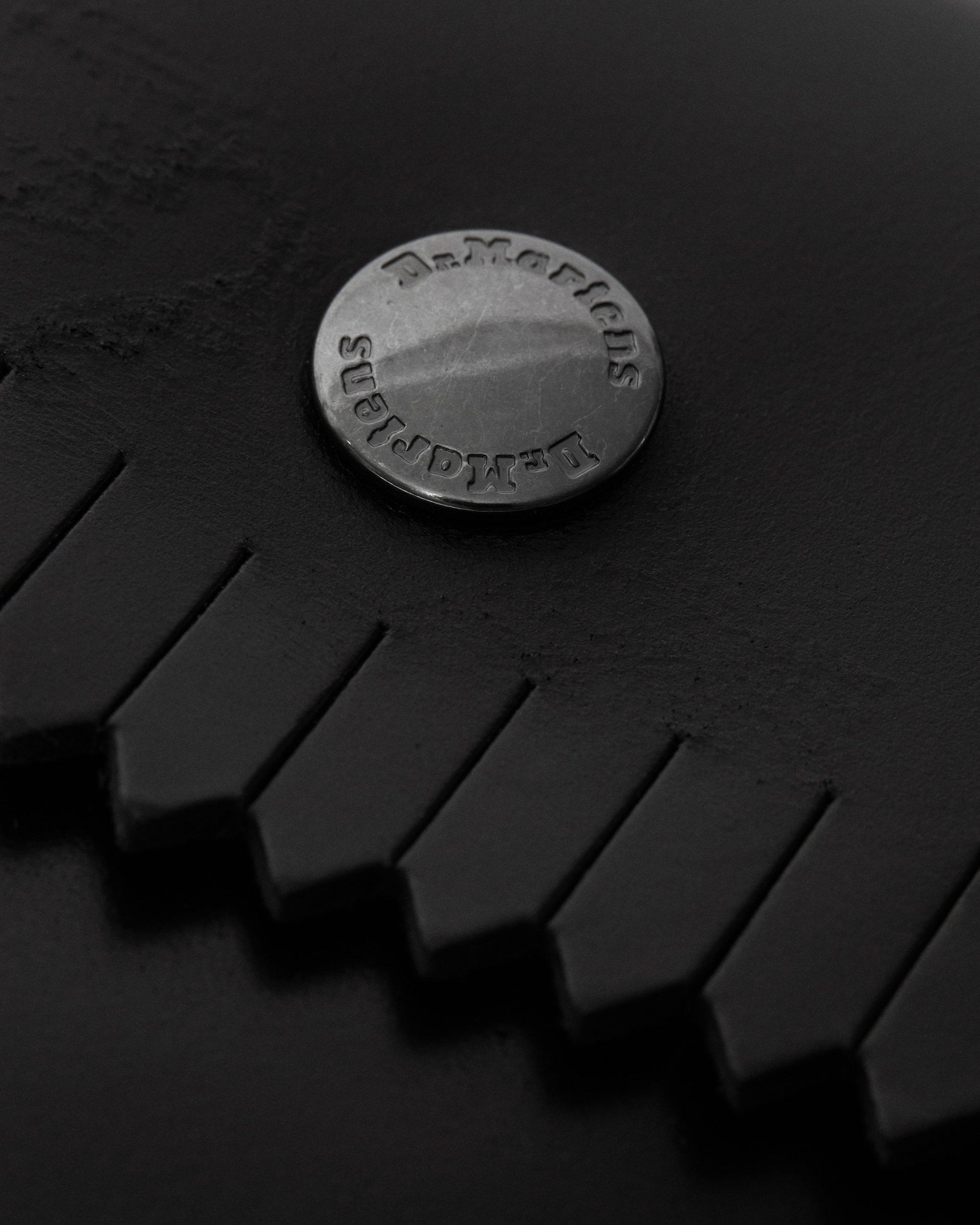 Brando Leather Coin in BLACK | Dr. Martens™