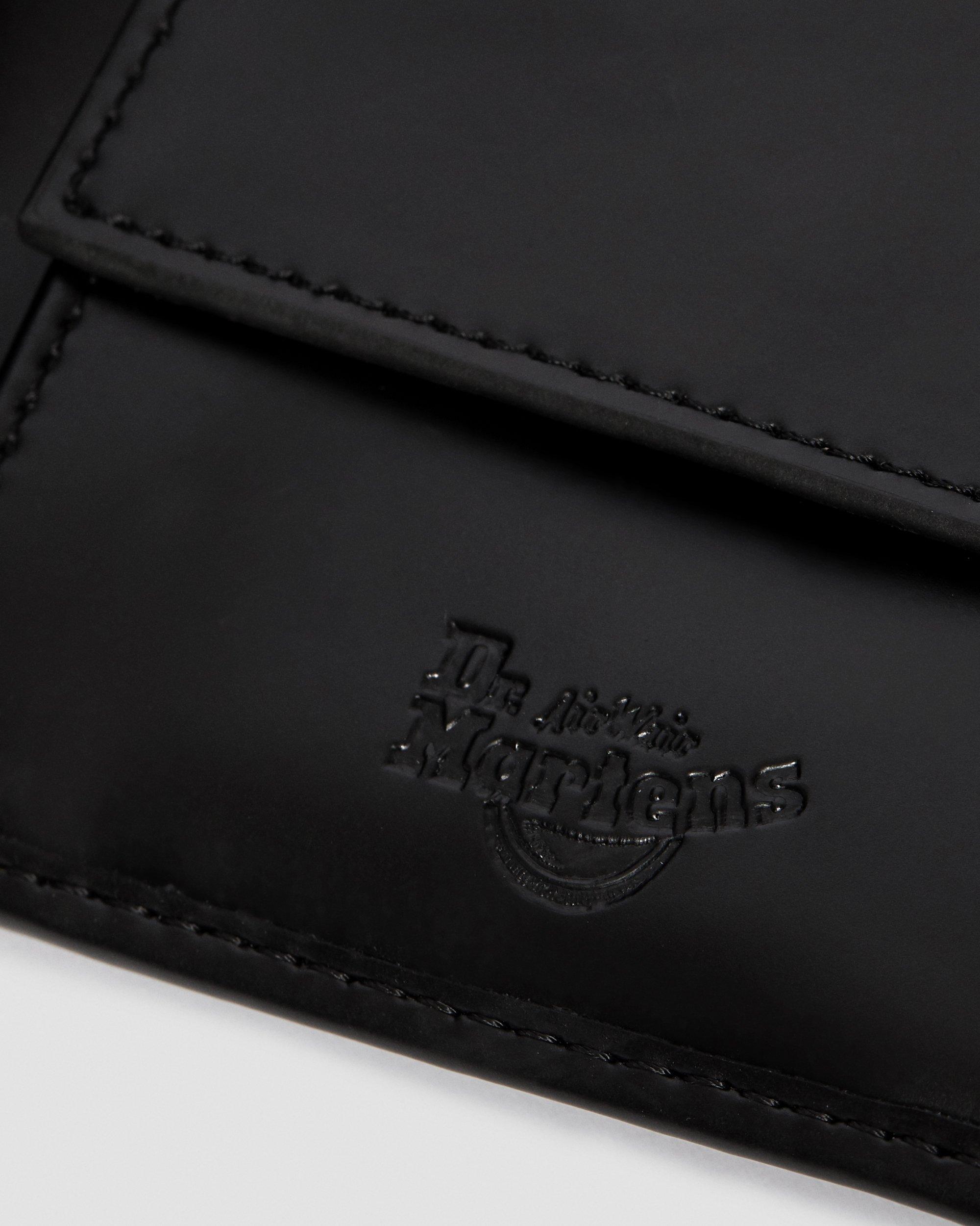 Kiev Leather Elastic Wallet in BLACK | Dr. Martens™