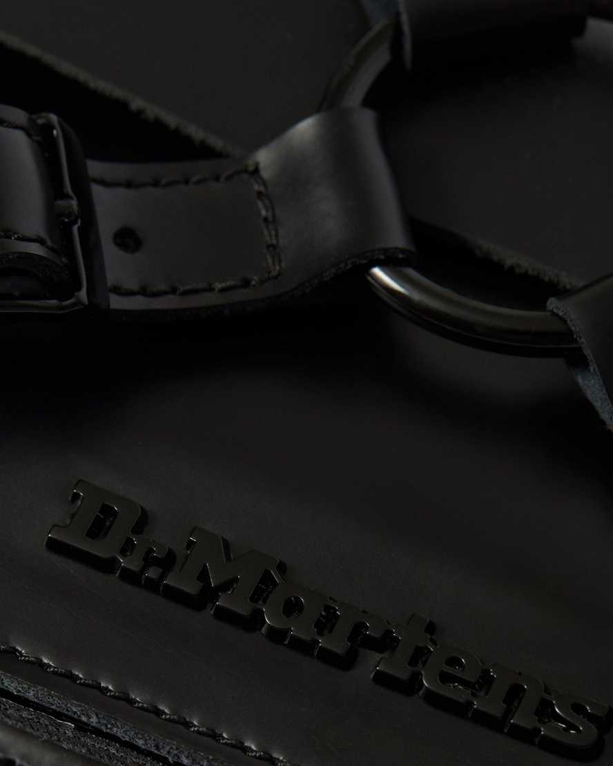BUCKLE LEATHER POUCH | Dr Martens